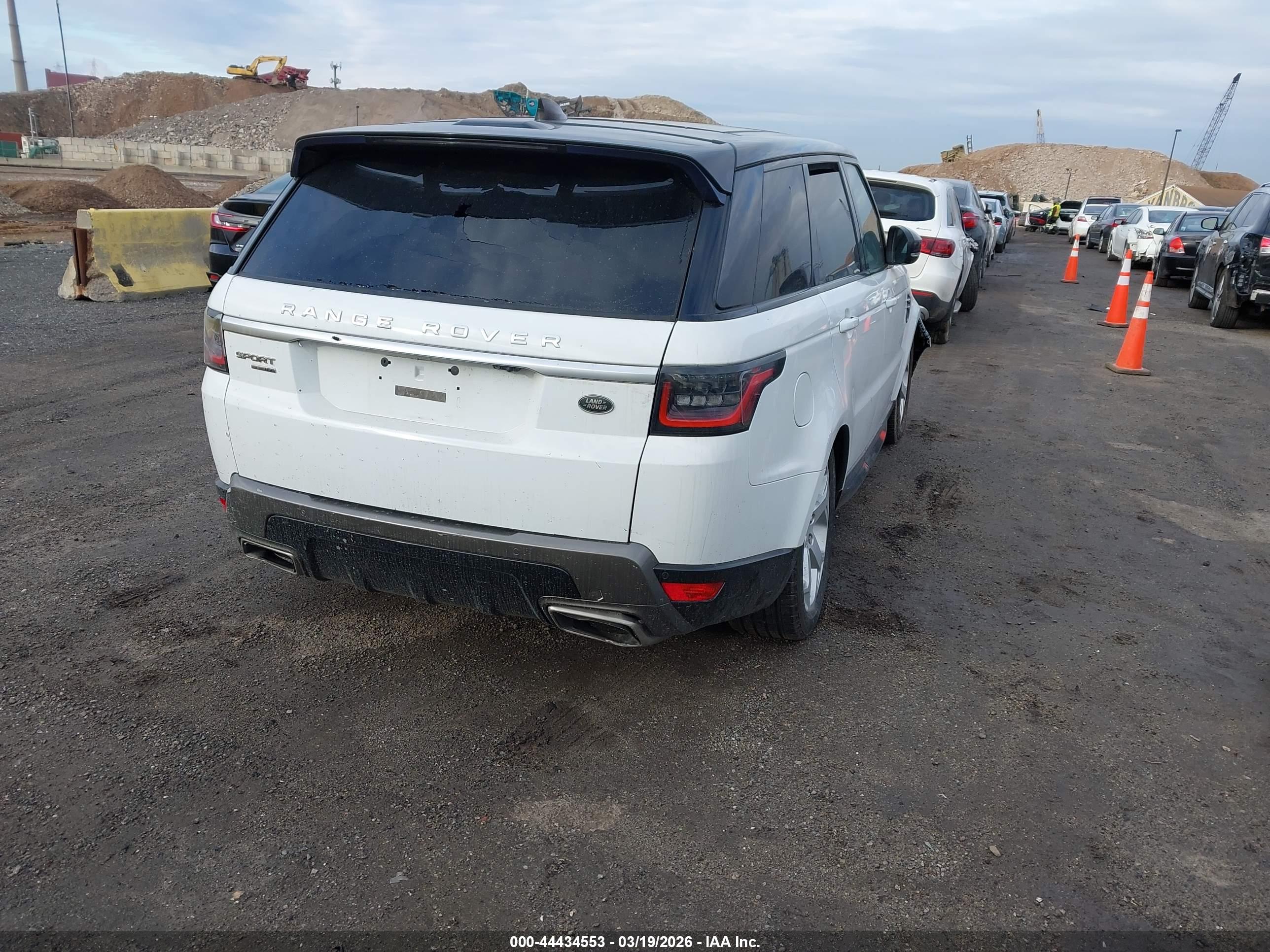 LAND ROVER image 4