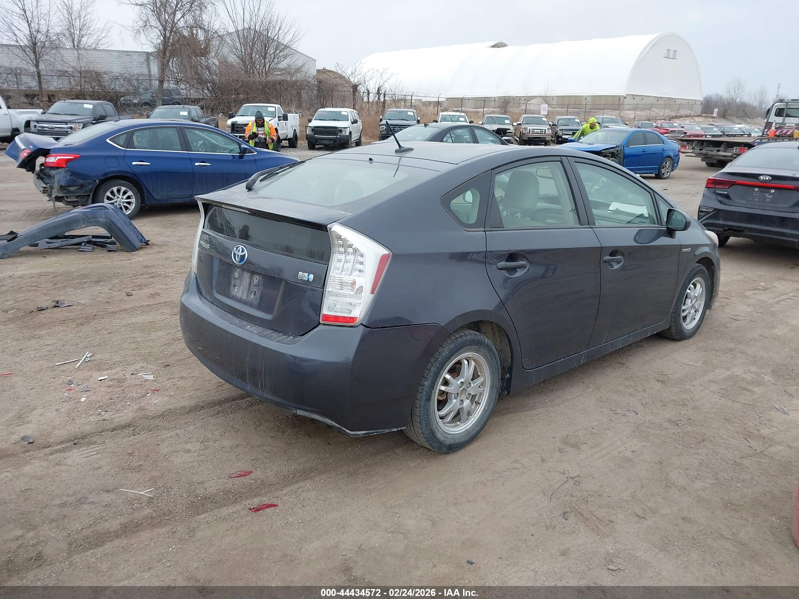 TOYOTA PRIUS image 4