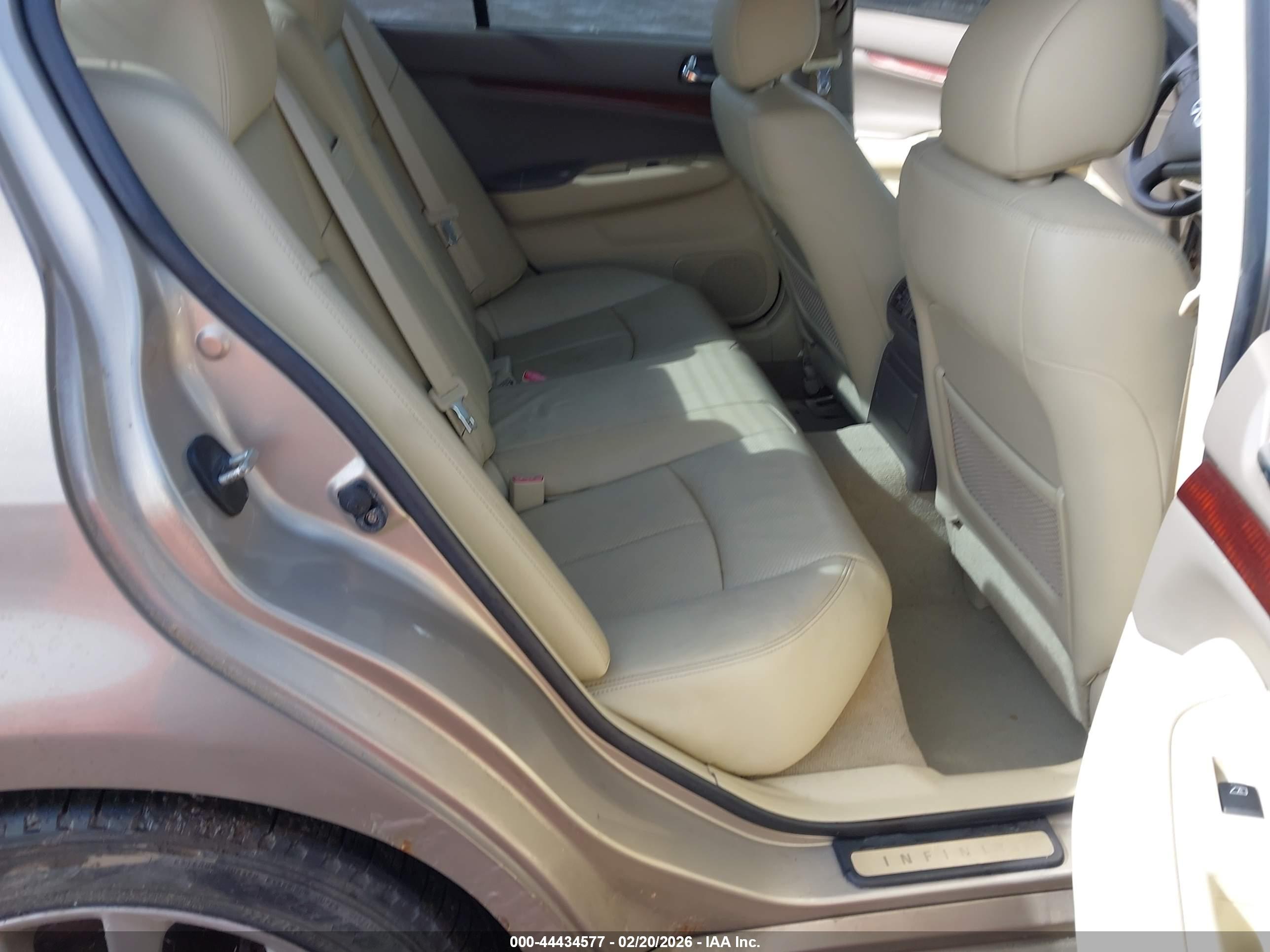INFINITI G37X image 8