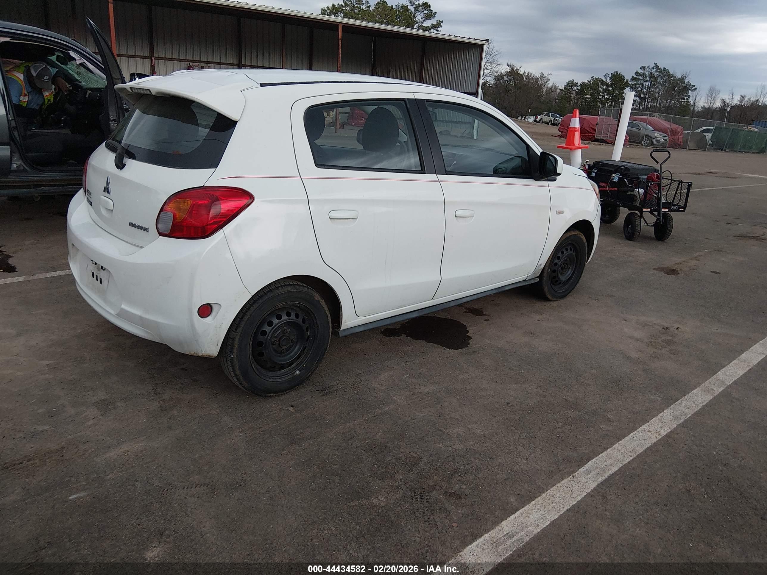 MITSUBISHI MIRAGE image 4