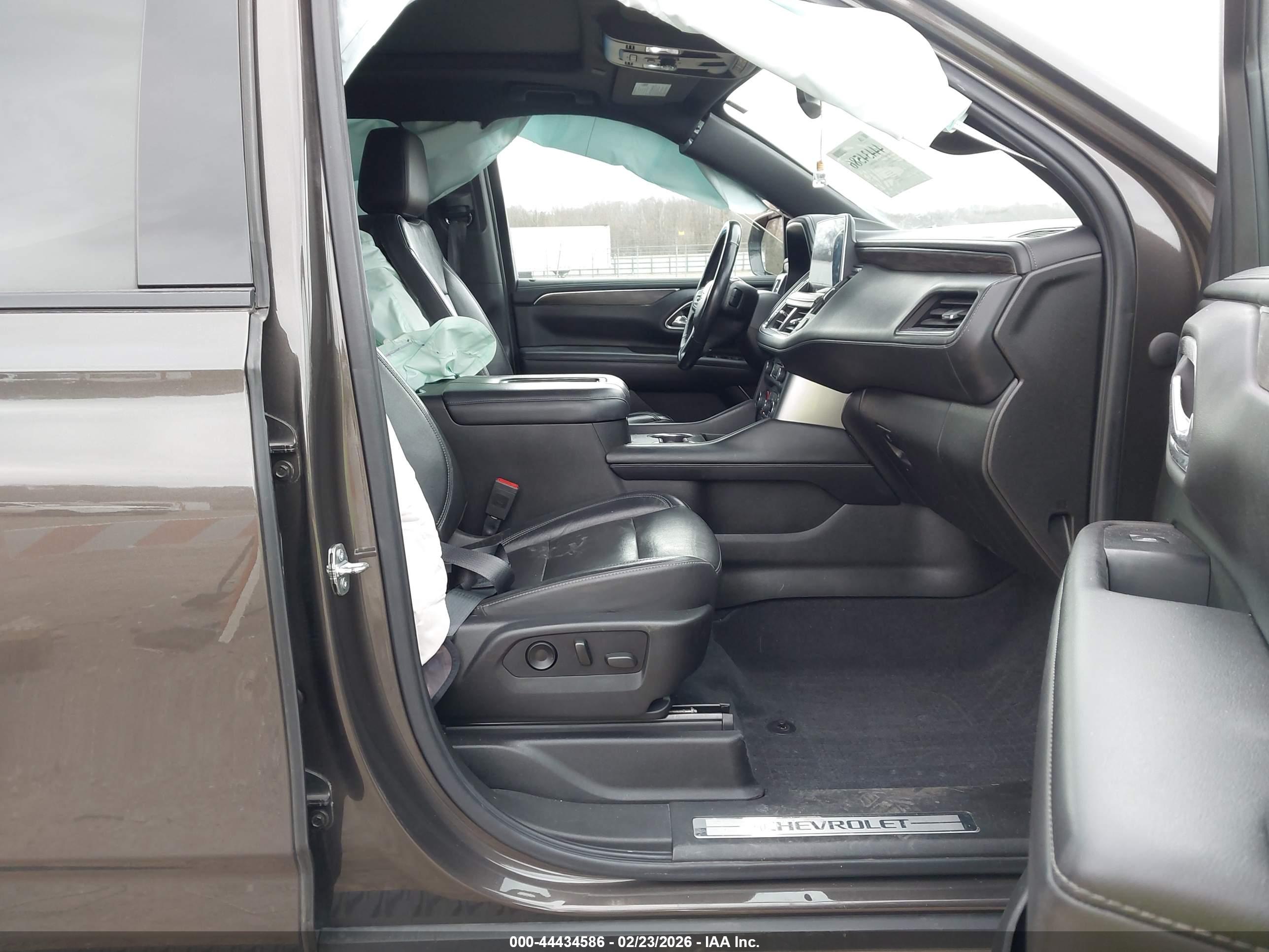 CHEVROLET TAHOE image 5