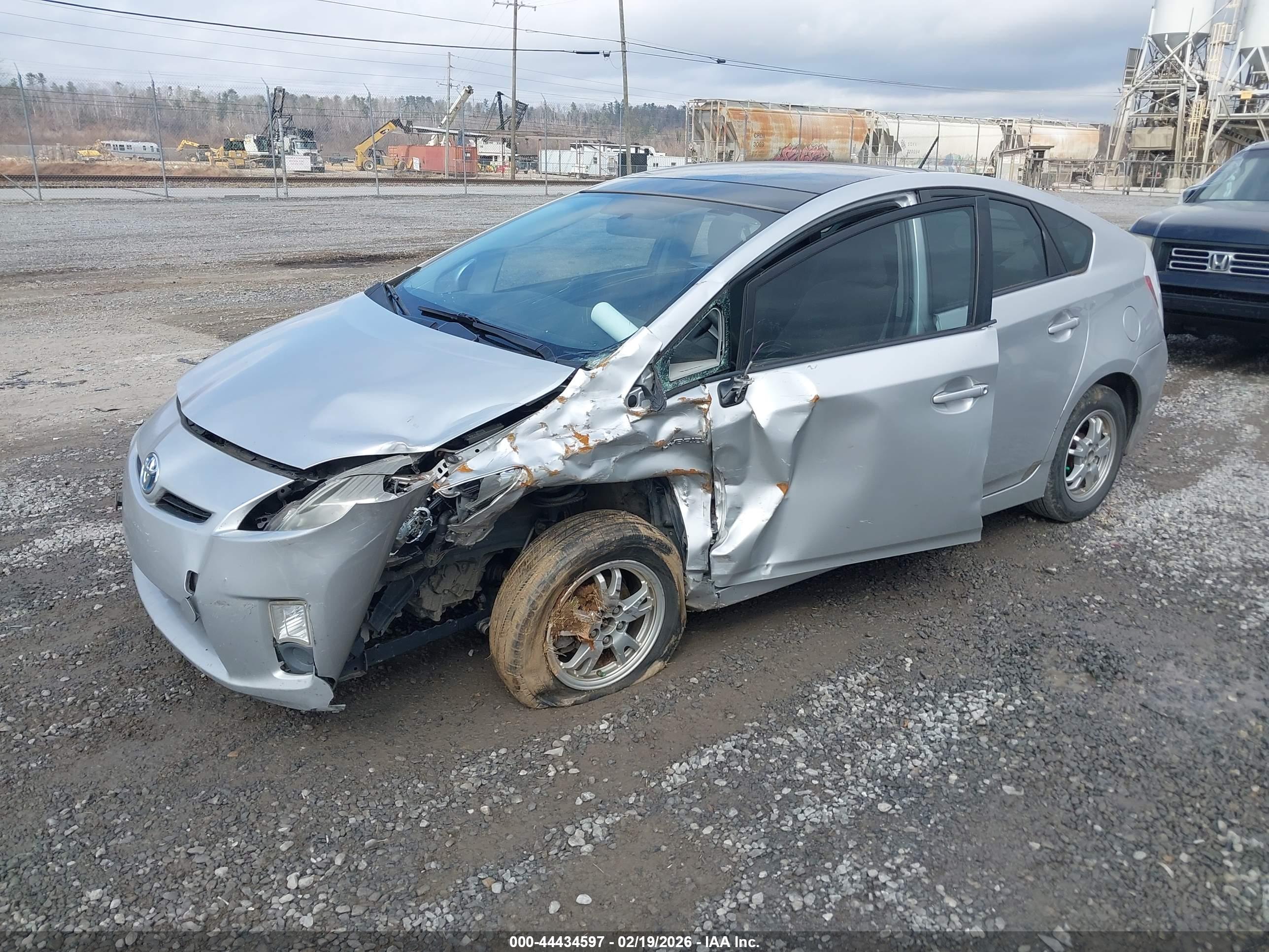 TOYOTA PRIUS image 2