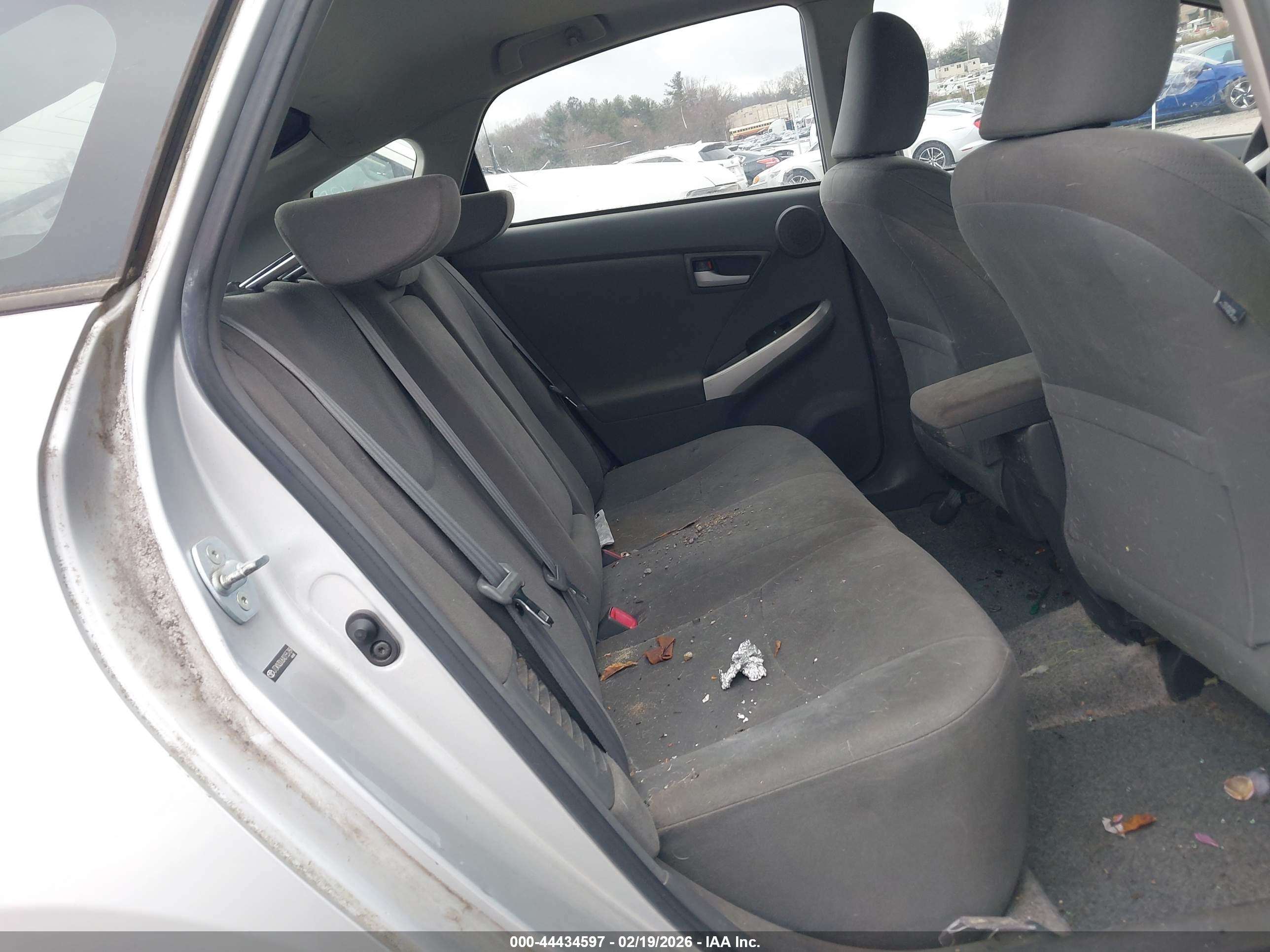 TOYOTA PRIUS image 8