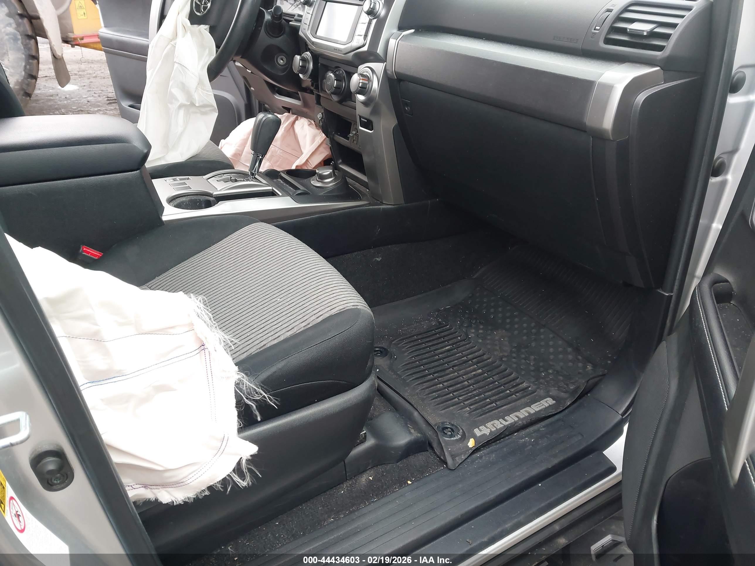 TOYOTA 4RUNNER image 5