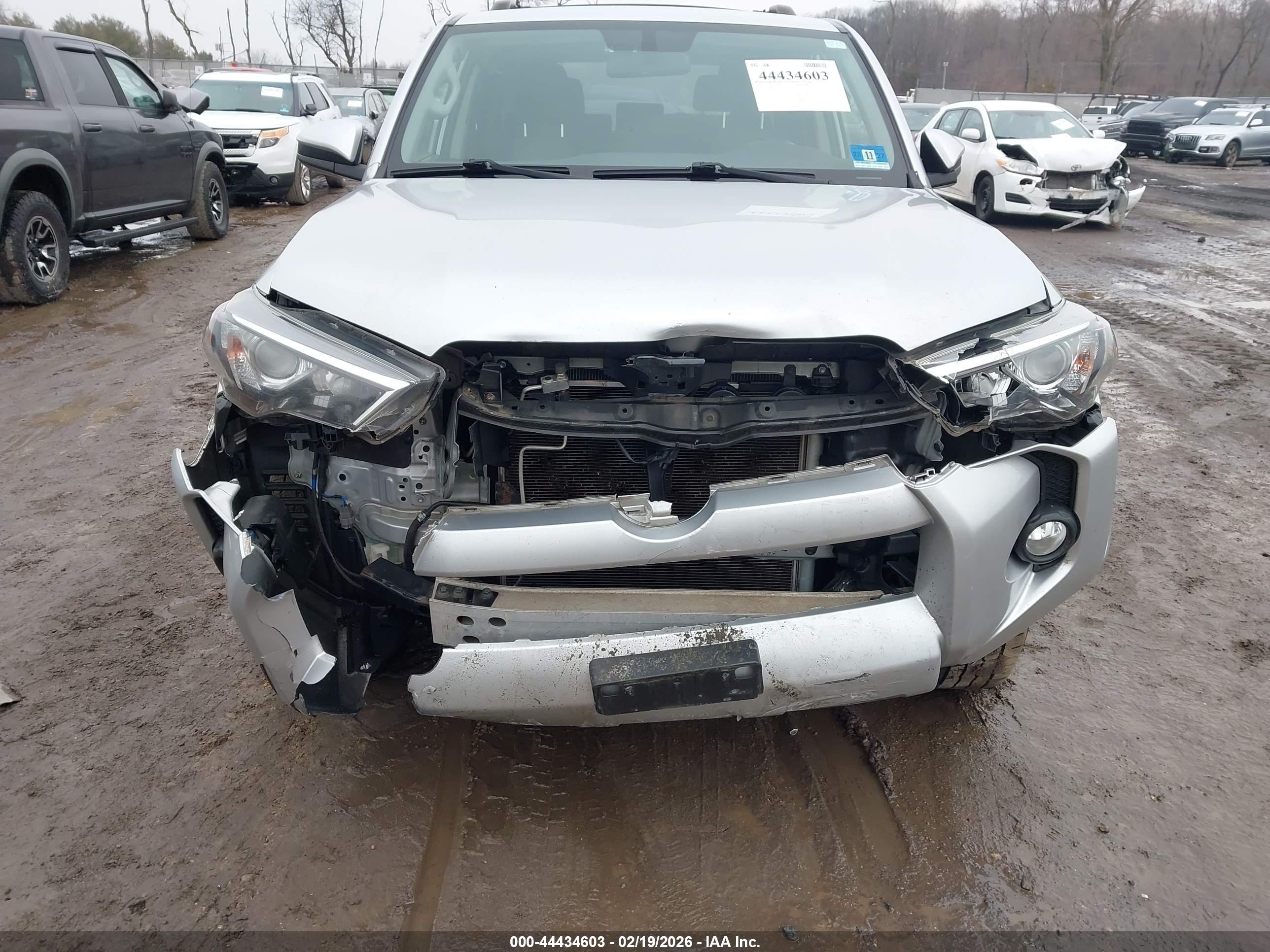 TOYOTA 4RUNNER image 6