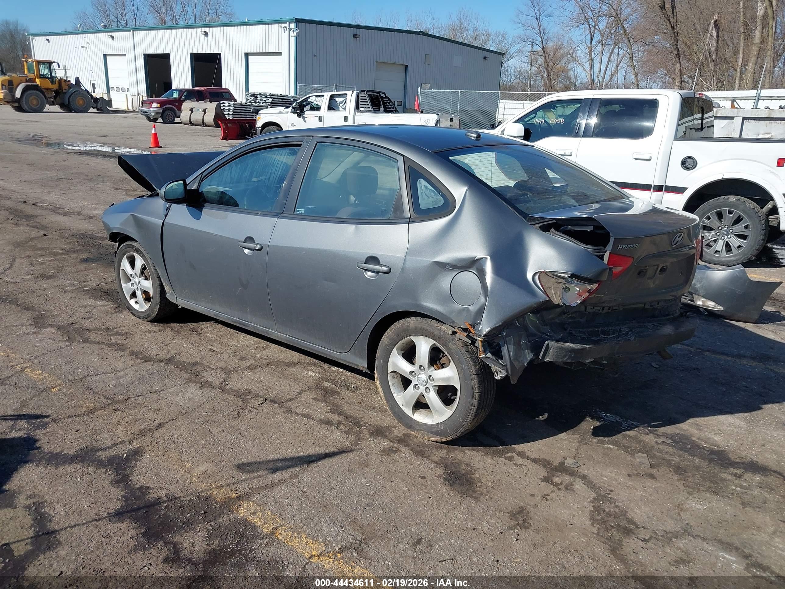 HYUNDAI ELANTRA image 3