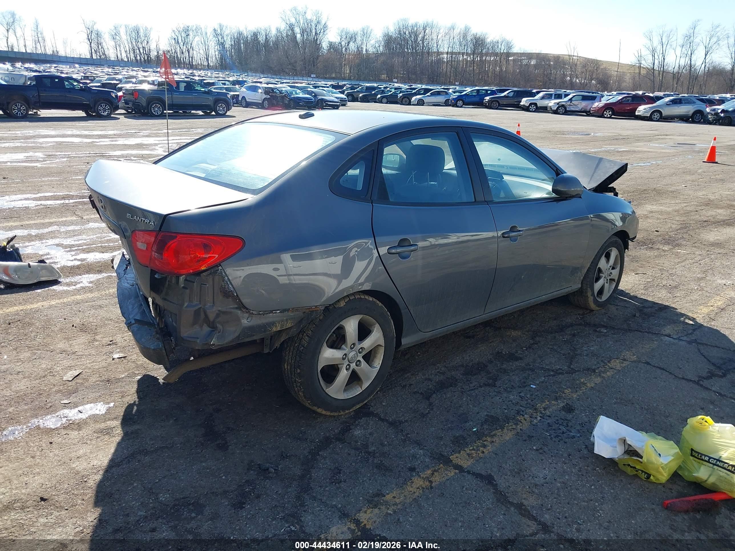 HYUNDAI ELANTRA image 4