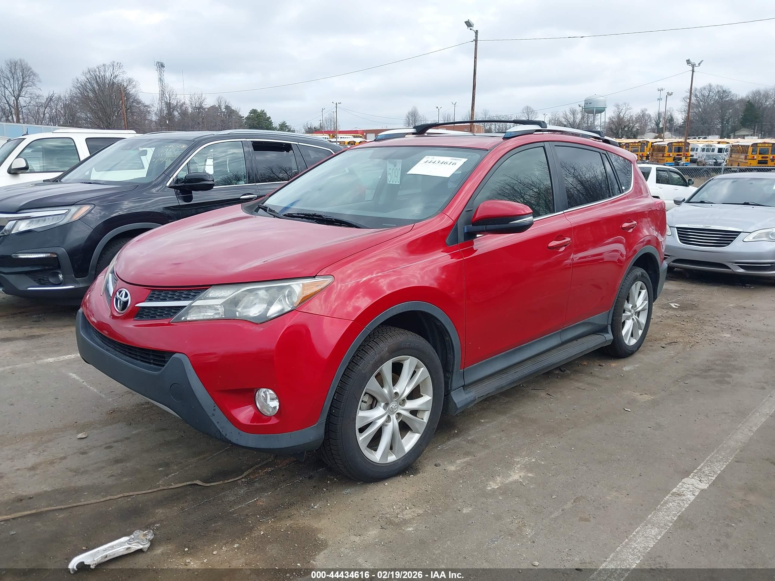 TOYOTA RAV4 image 2