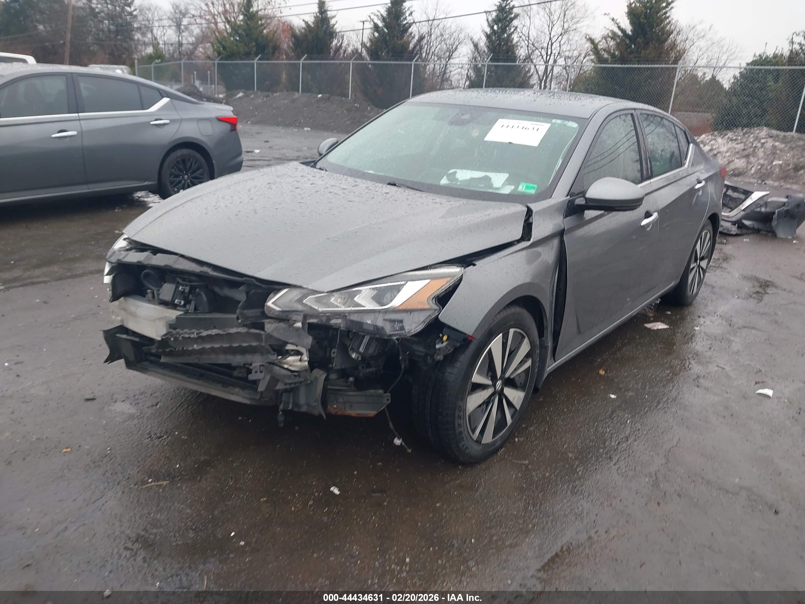 NISSAN ALTIMA image 2