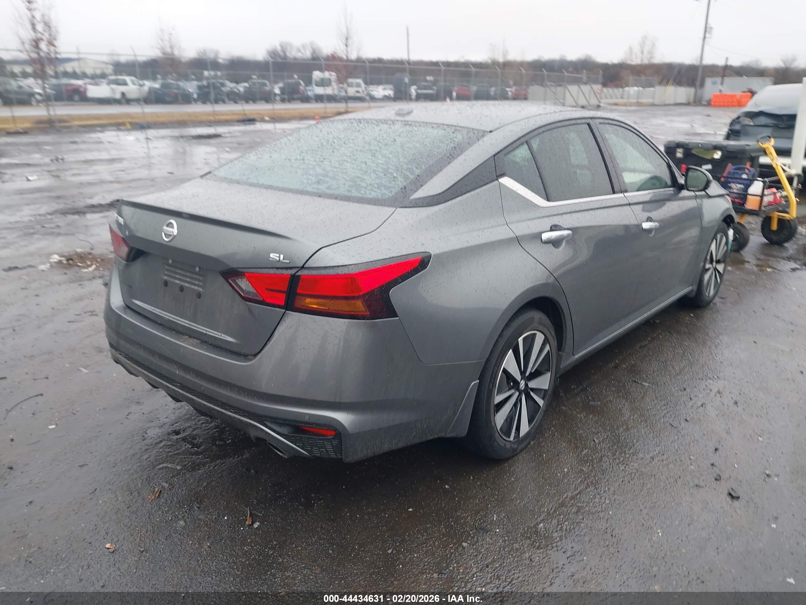 NISSAN ALTIMA image 4