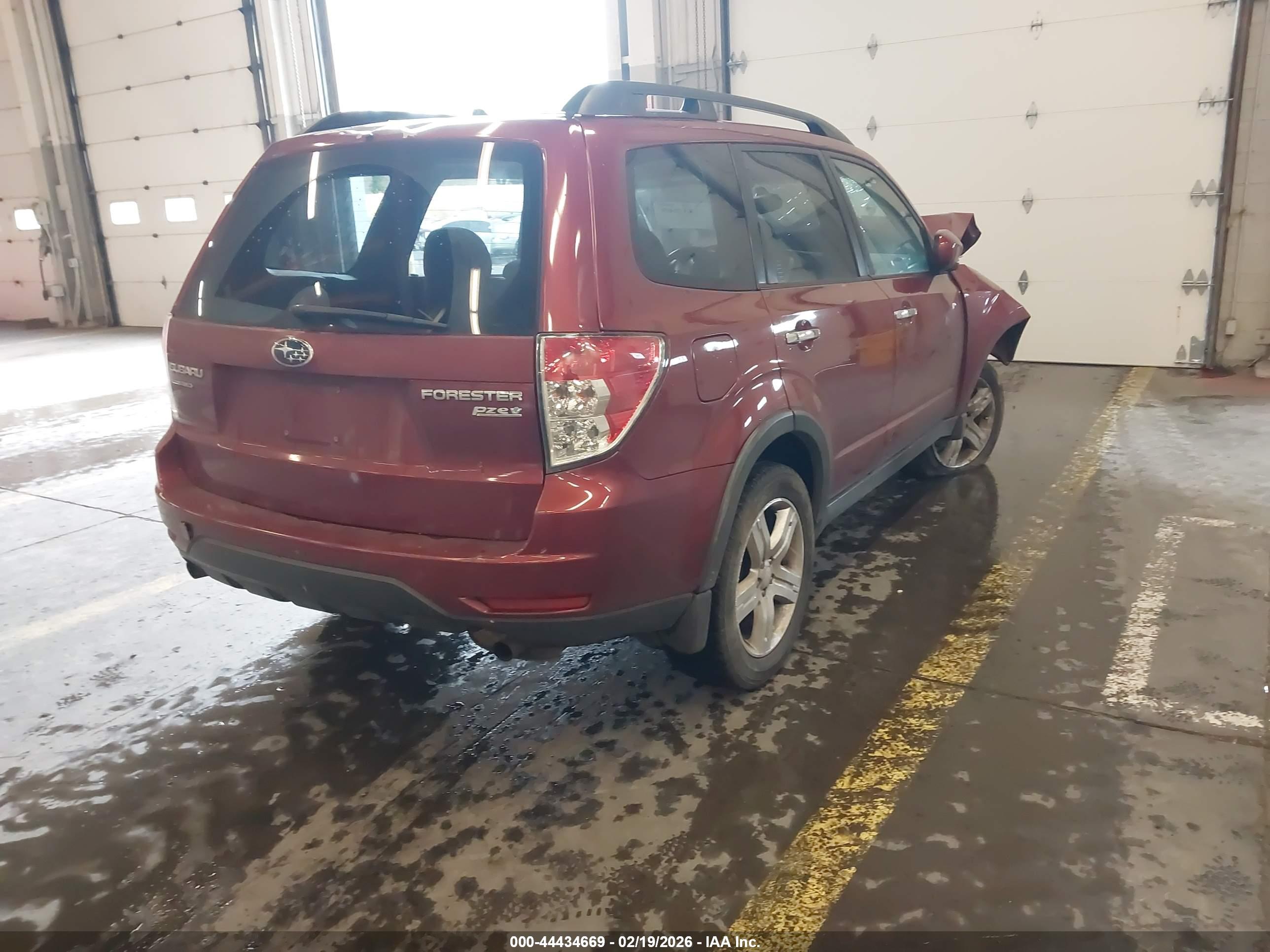 SUBARU FORESTER image 4