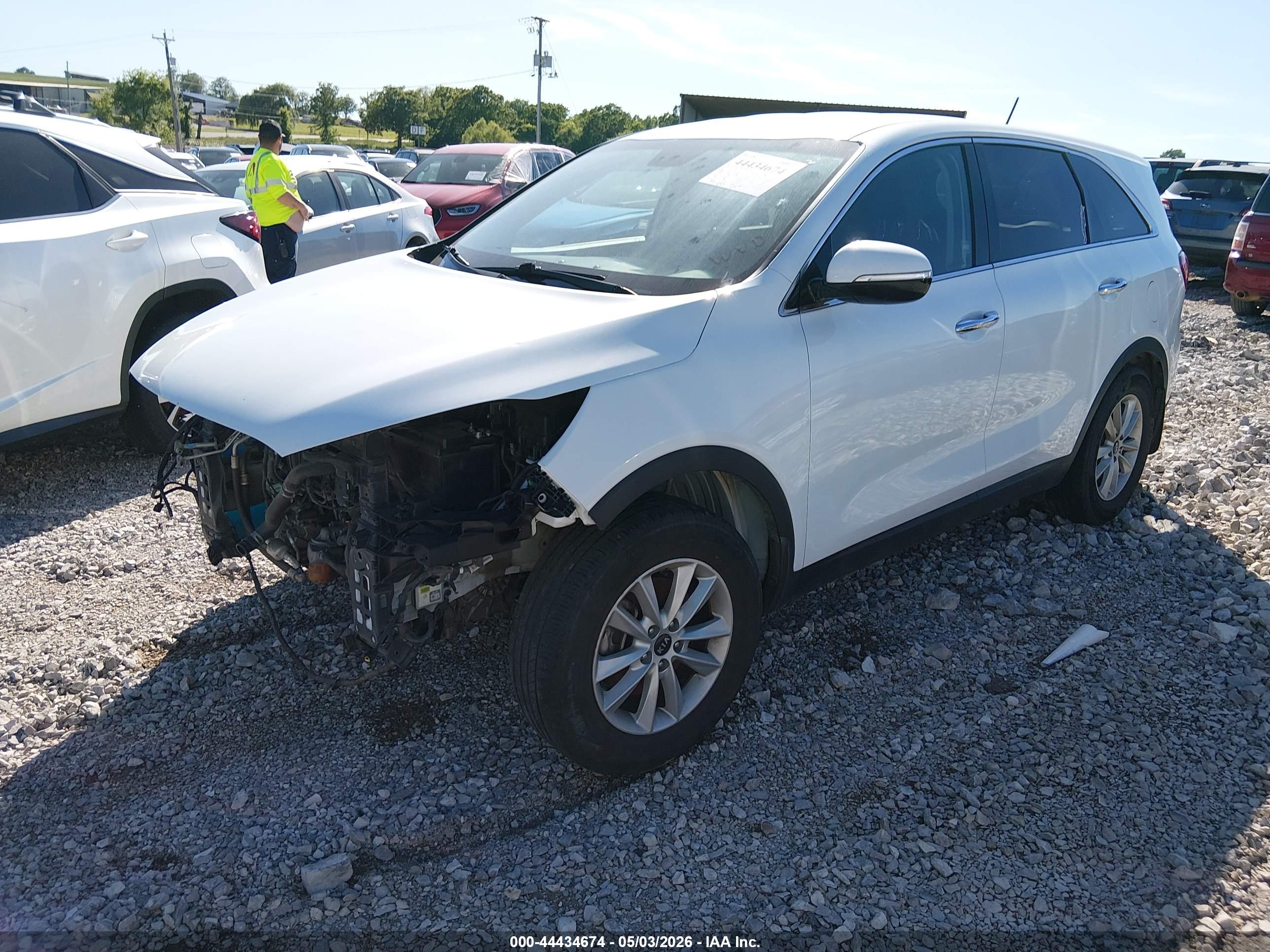 KIA SORENTO image 2