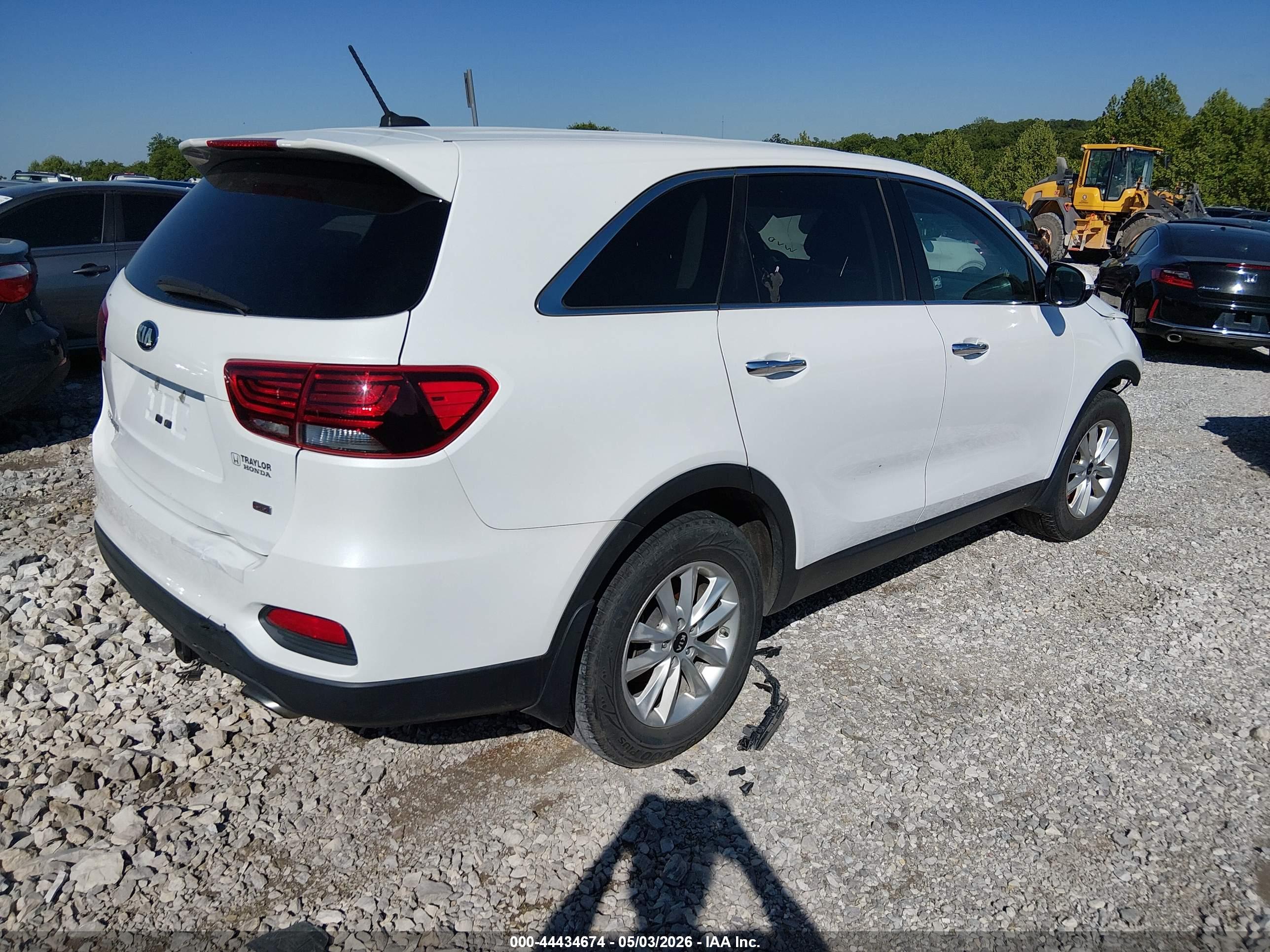 KIA SORENTO image 4