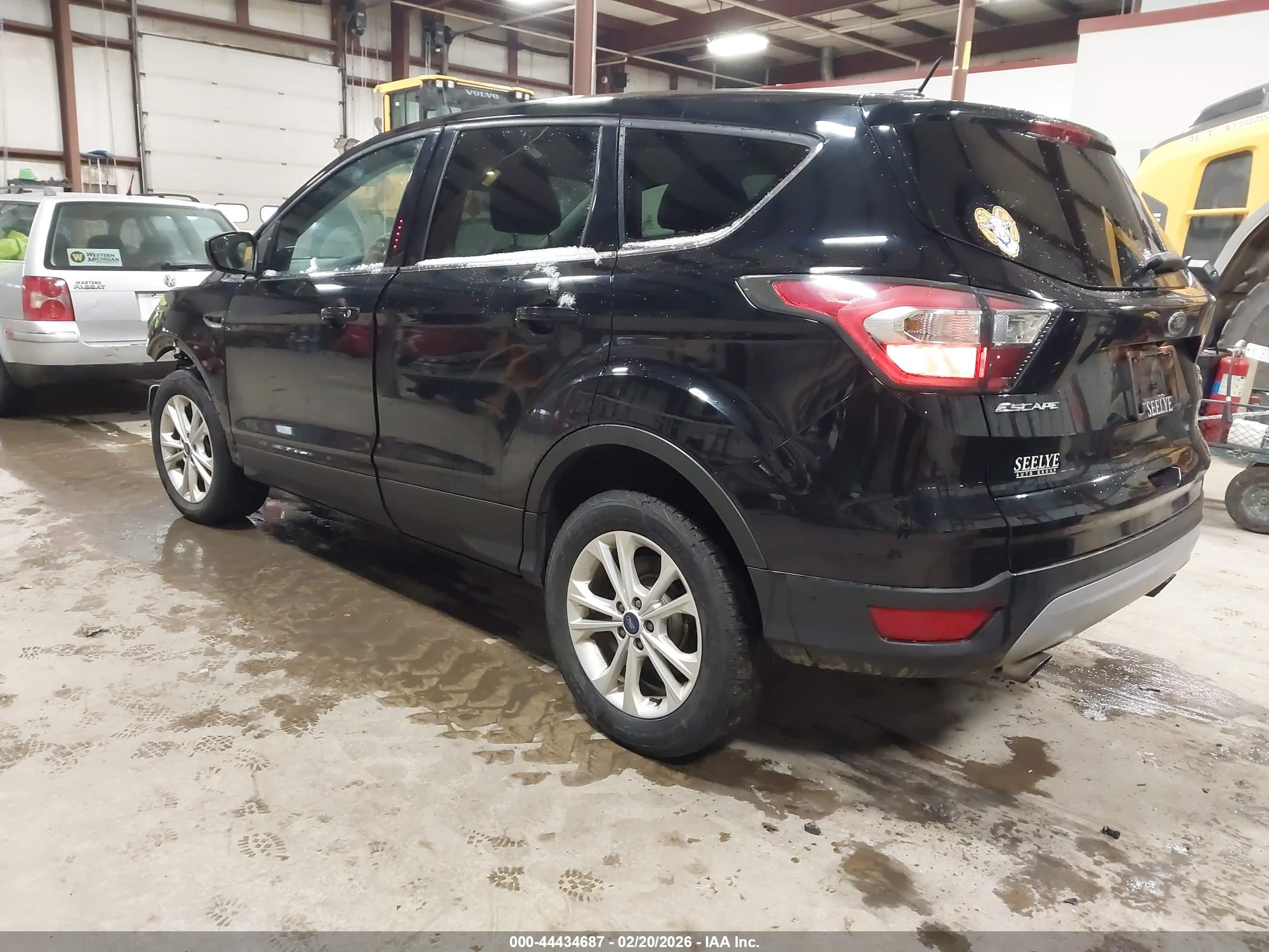 FORD ESCAPE image 3