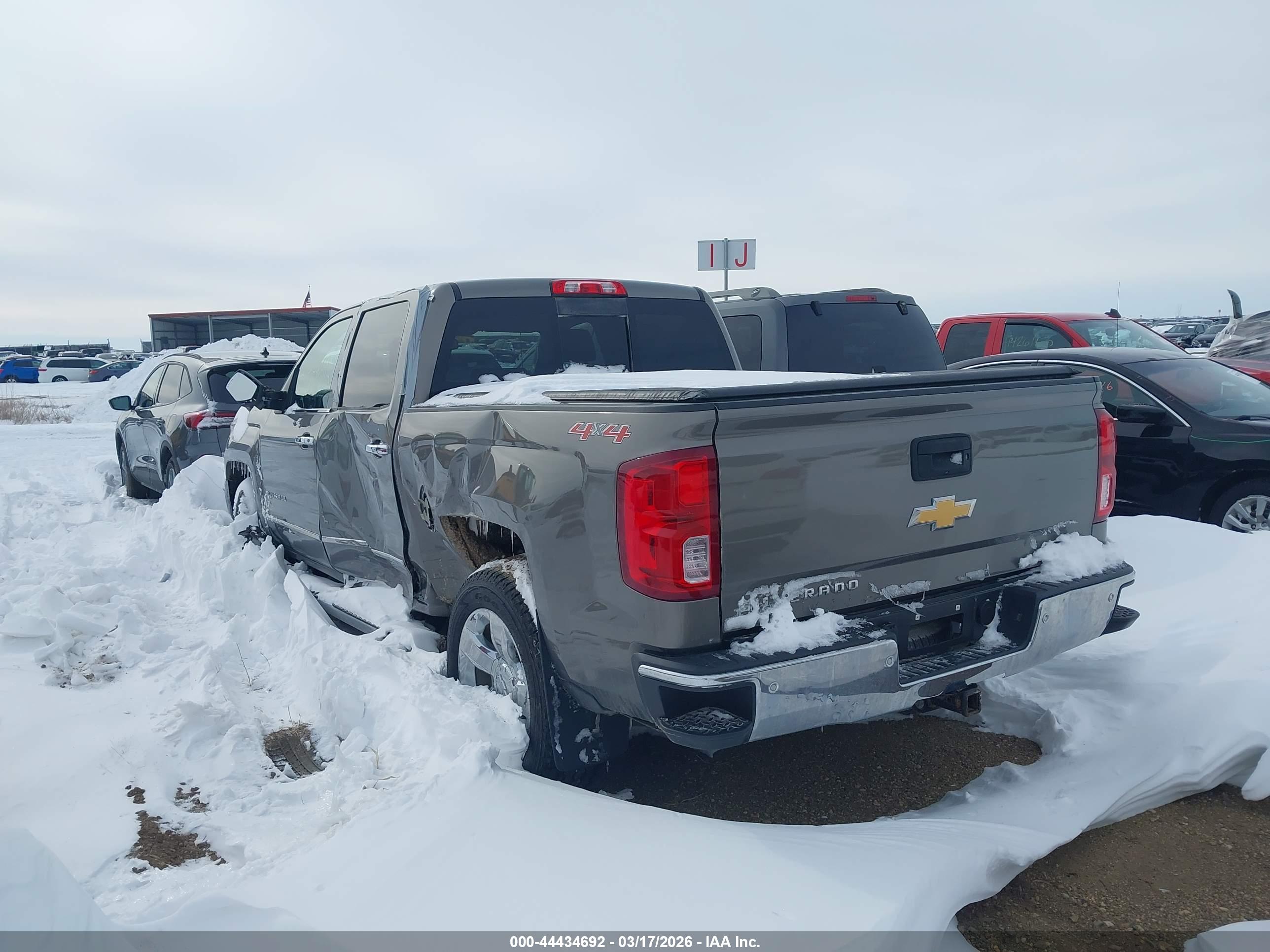 CHEVROLET SILVERADO image 3