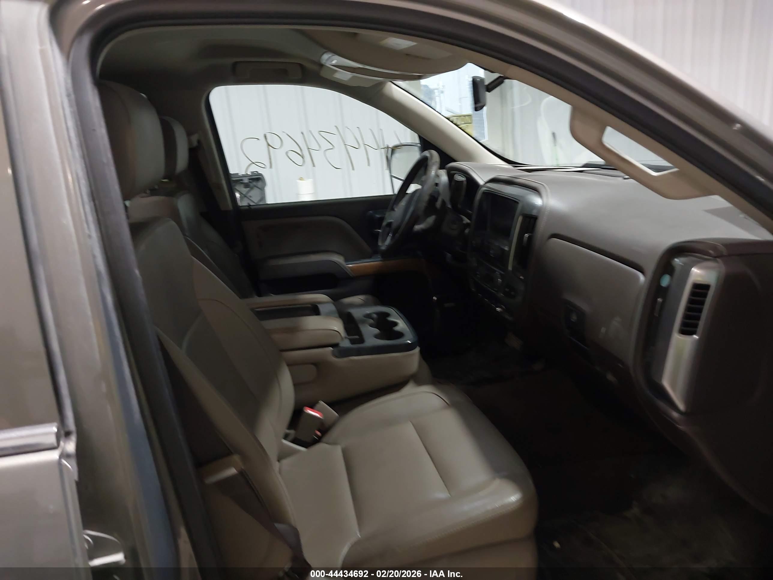CHEVROLET SILVERADO image 5