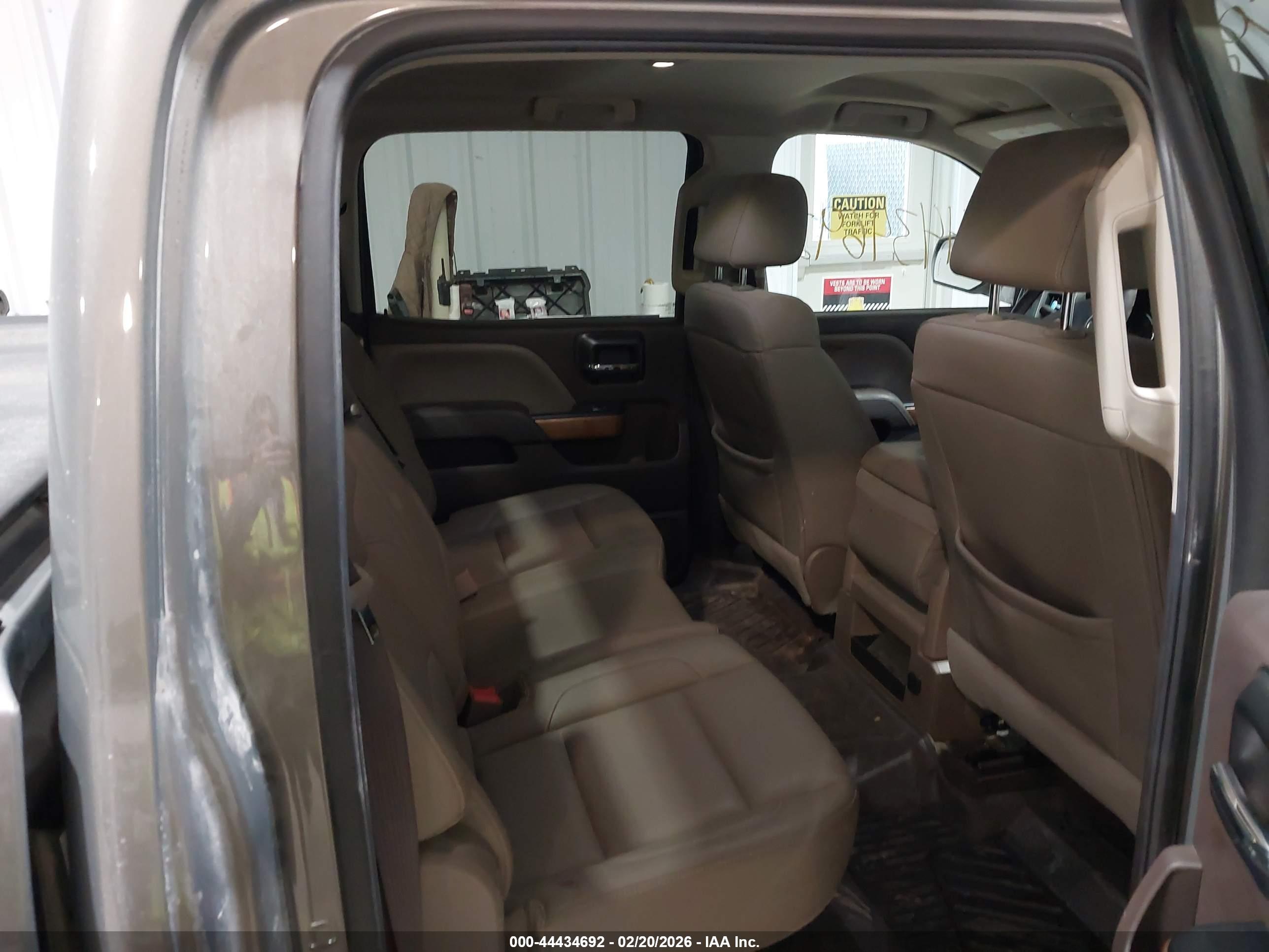 CHEVROLET SILVERADO image 8