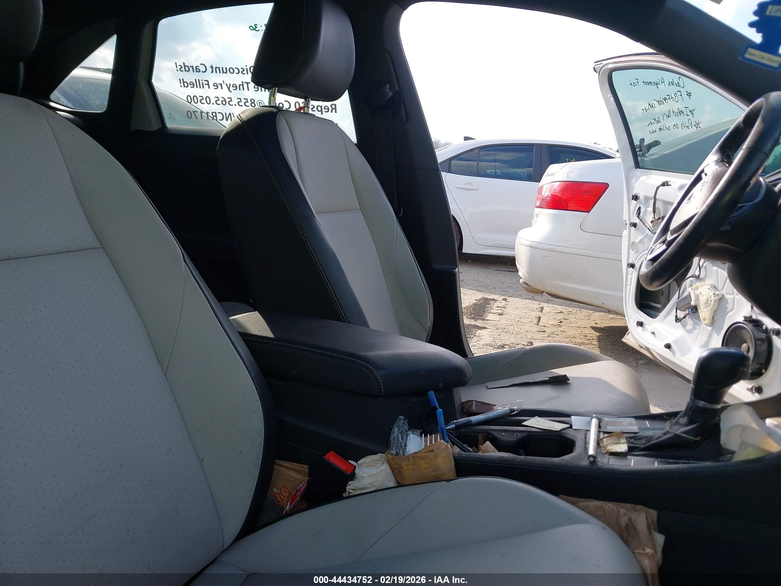 VOLKSWAGEN JETTA image 5