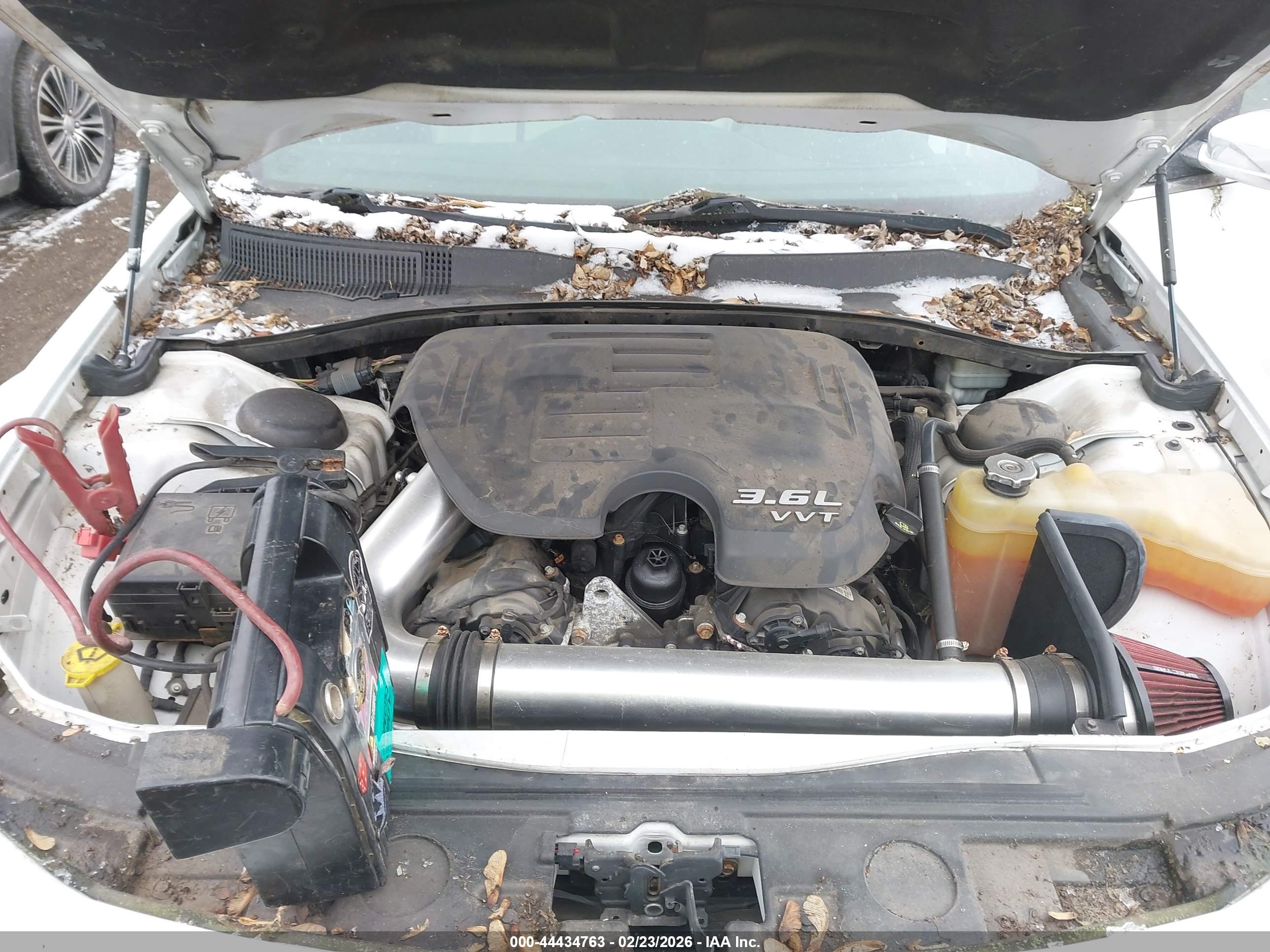 CHRYSLER 300 image 10