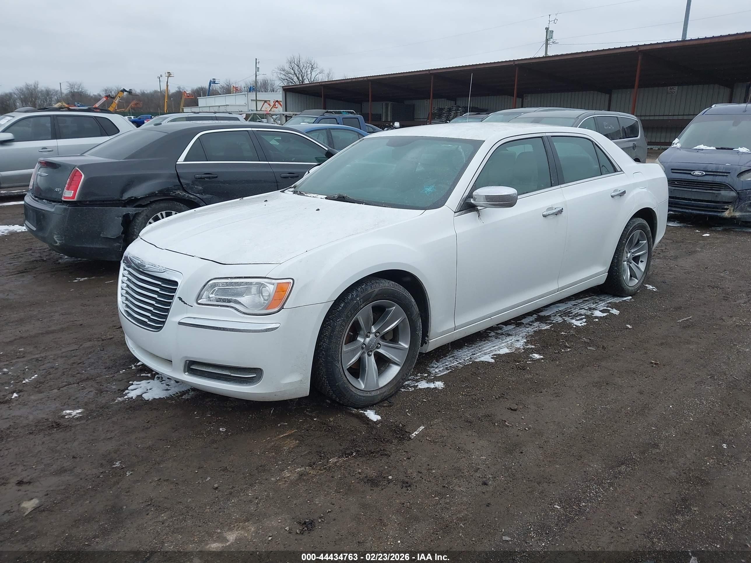 CHRYSLER 300 image 2