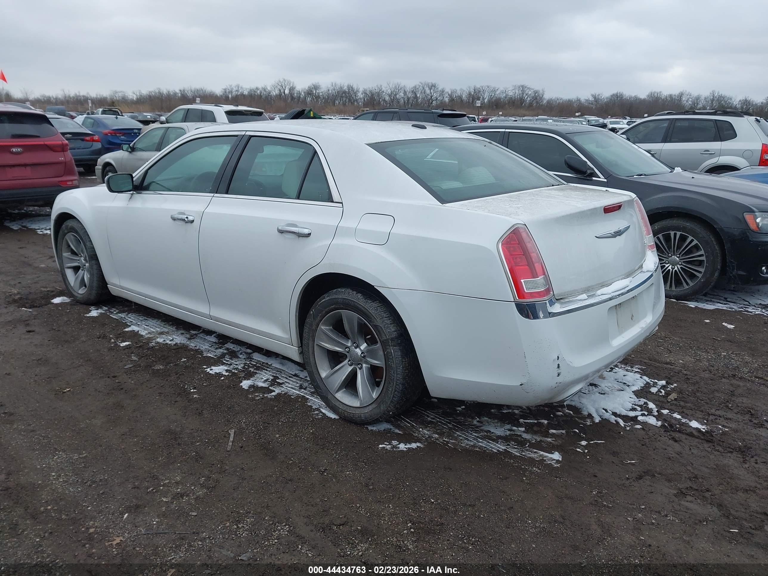 CHRYSLER 300 image 3