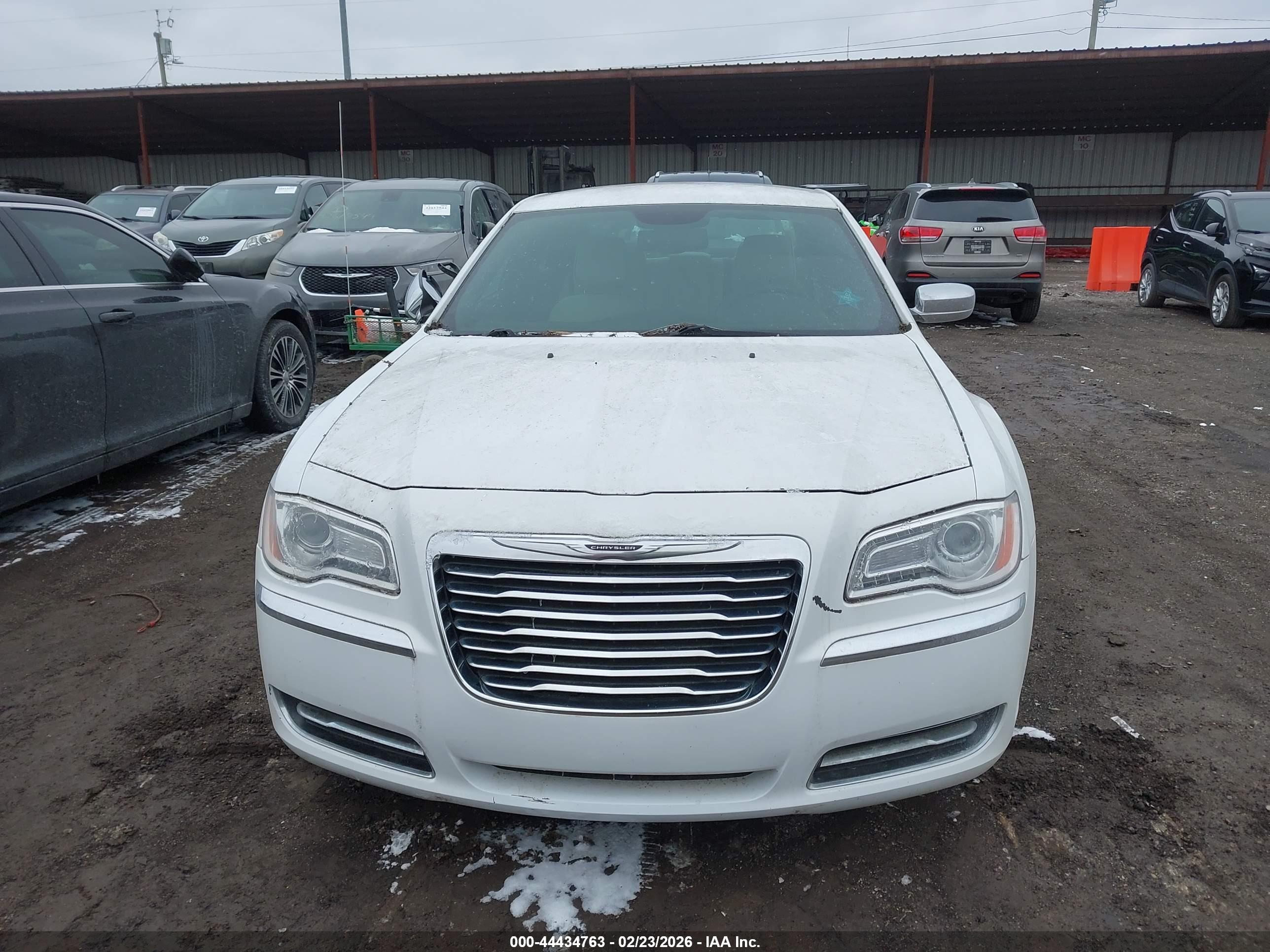 CHRYSLER 300 image 6