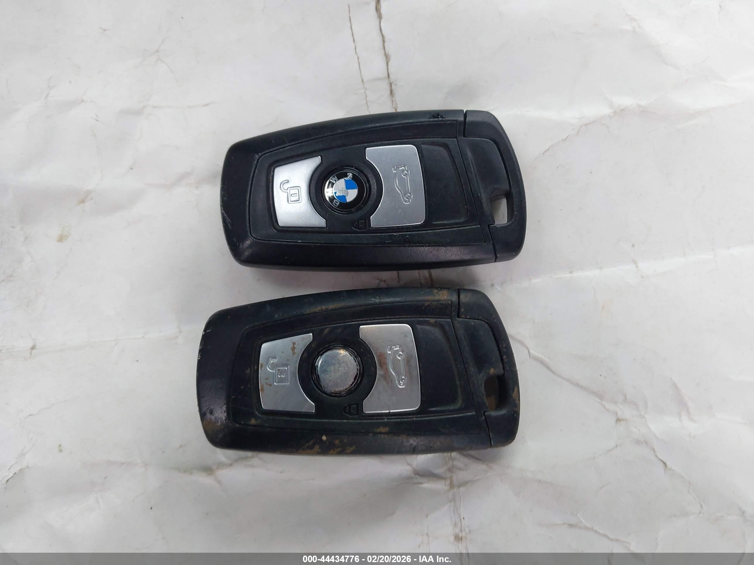 BMW 320I image 11
