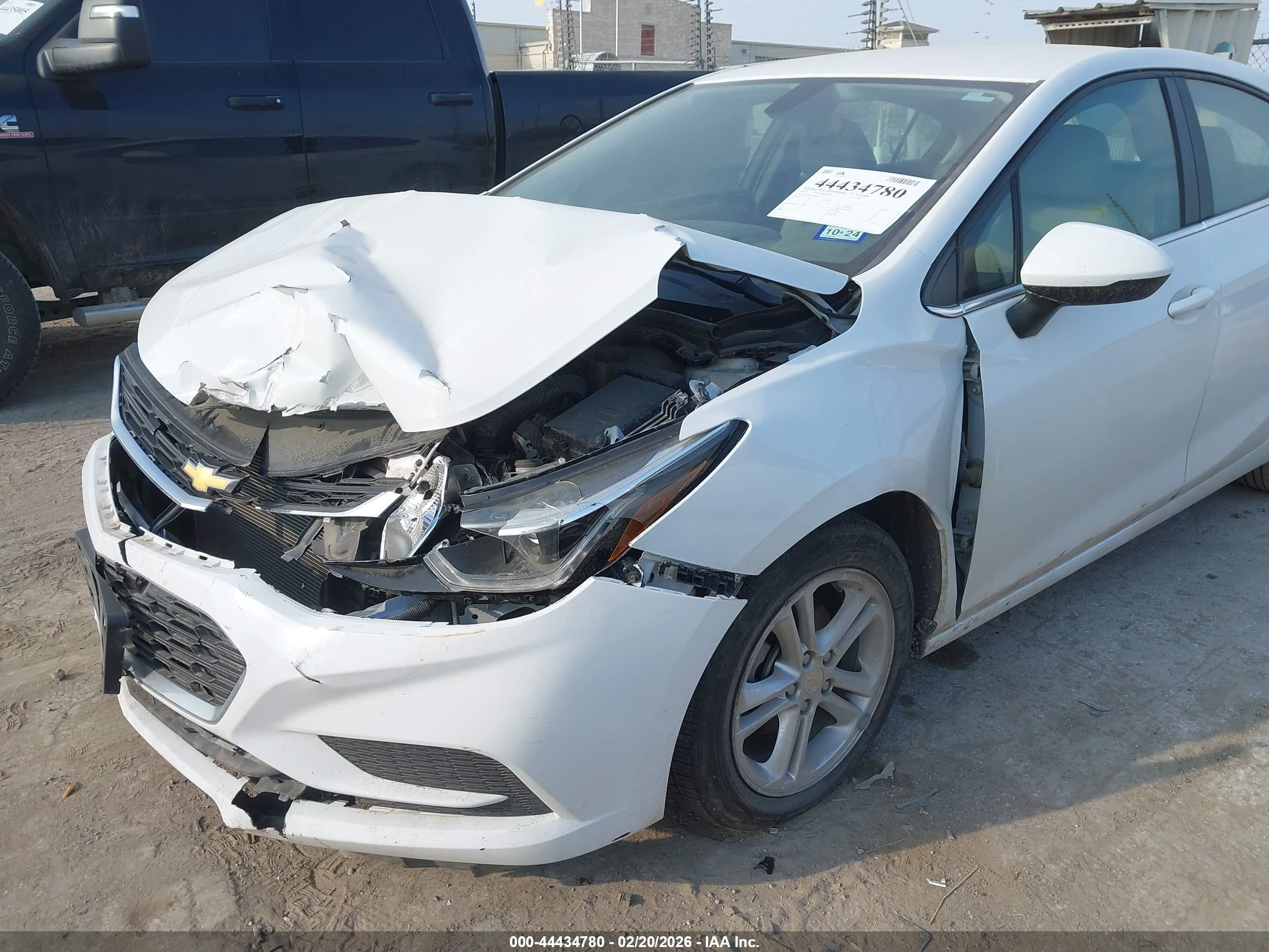 CHEVROLET CRUZE image 6