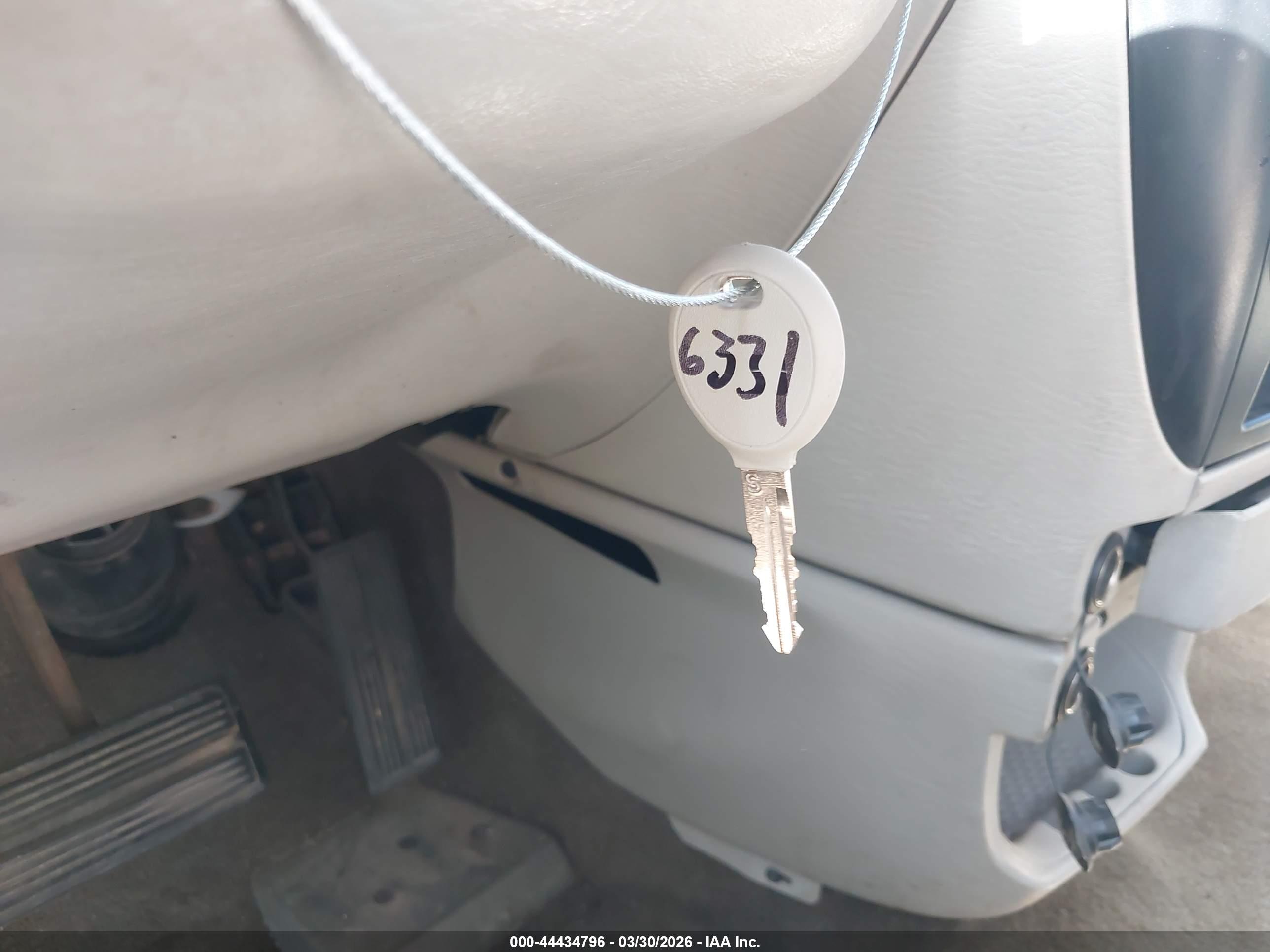 CHRYSLER TOWN image 11