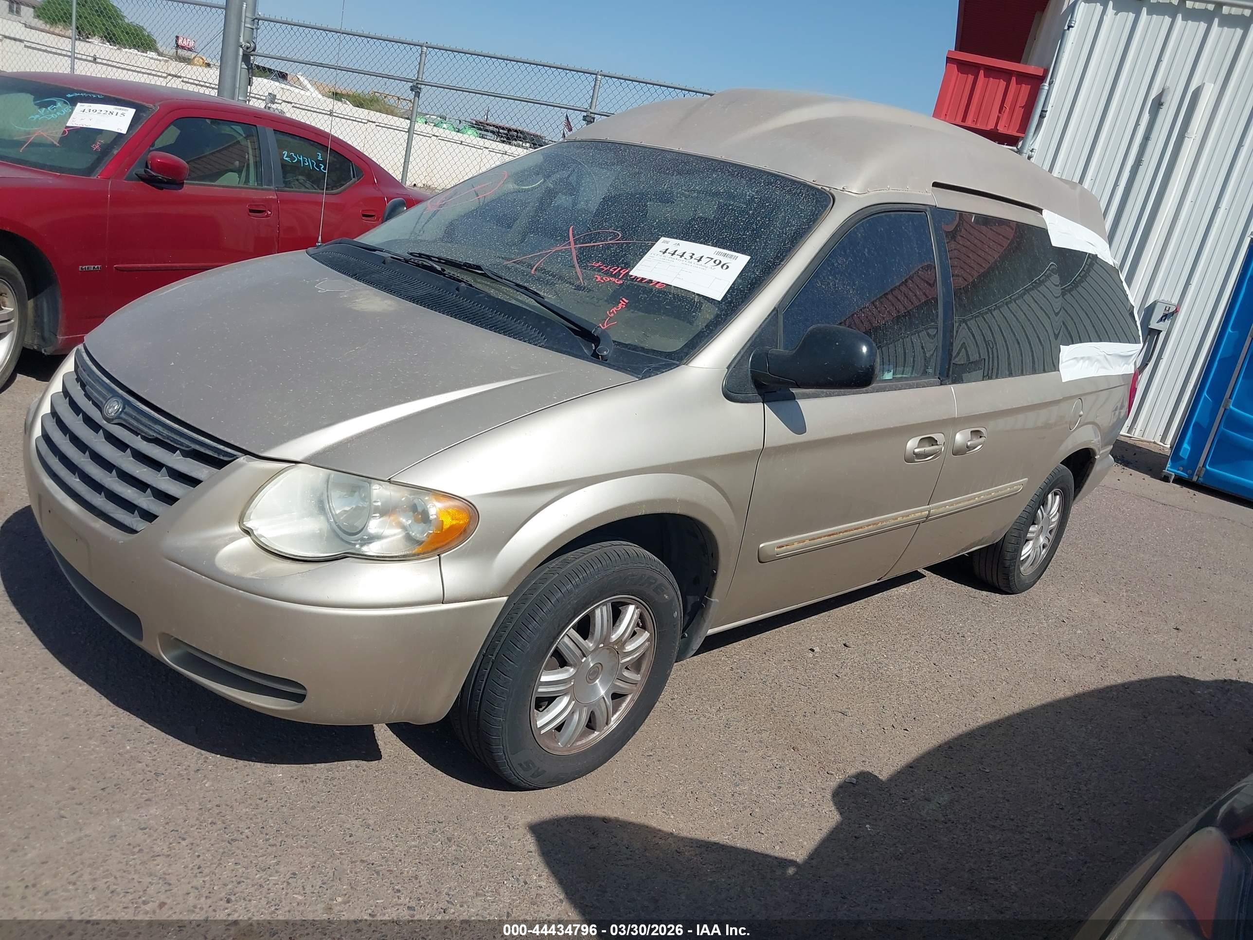 CHRYSLER TOWN image 2