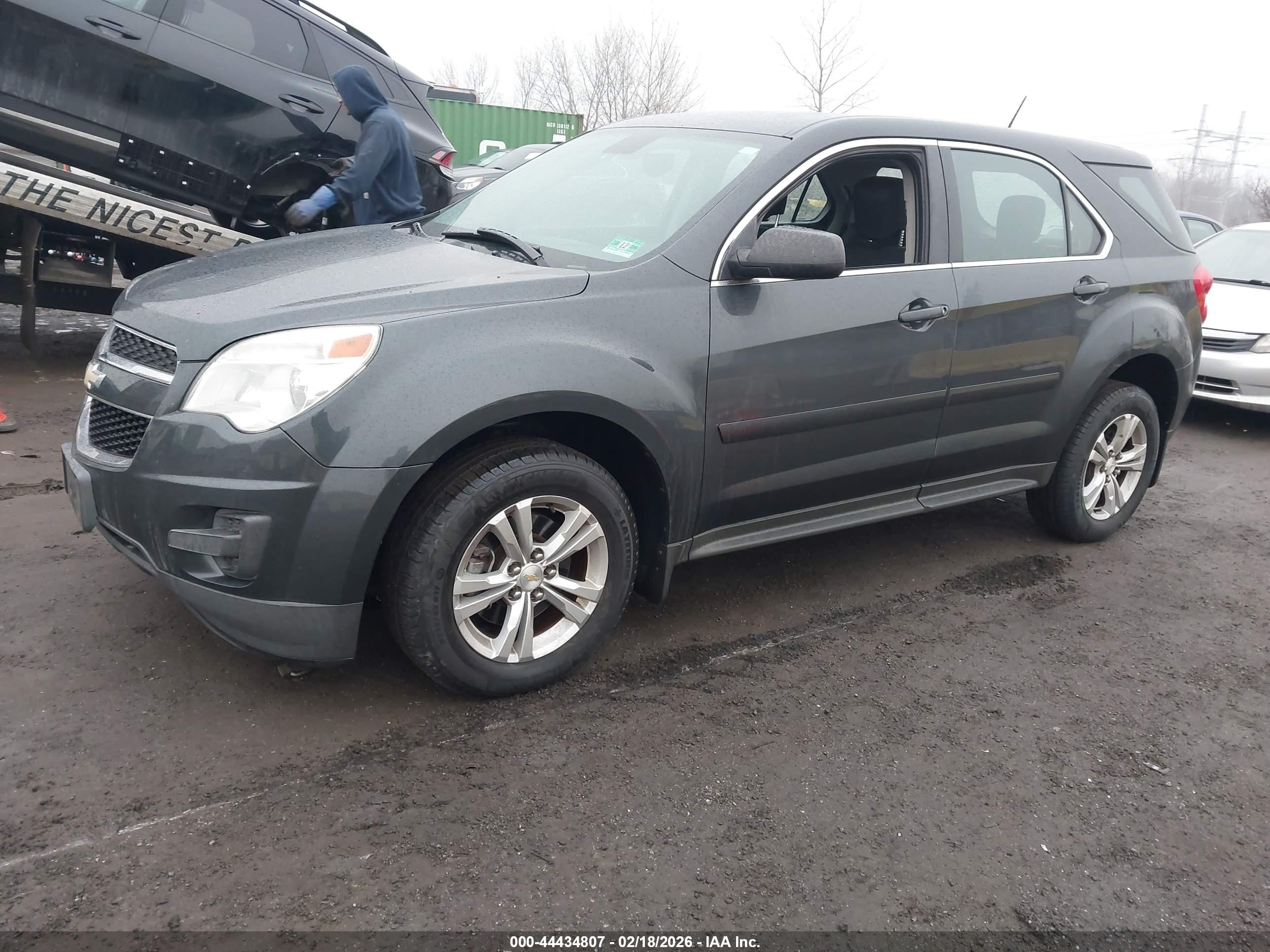 CHEVROLET EQUINOX image 2