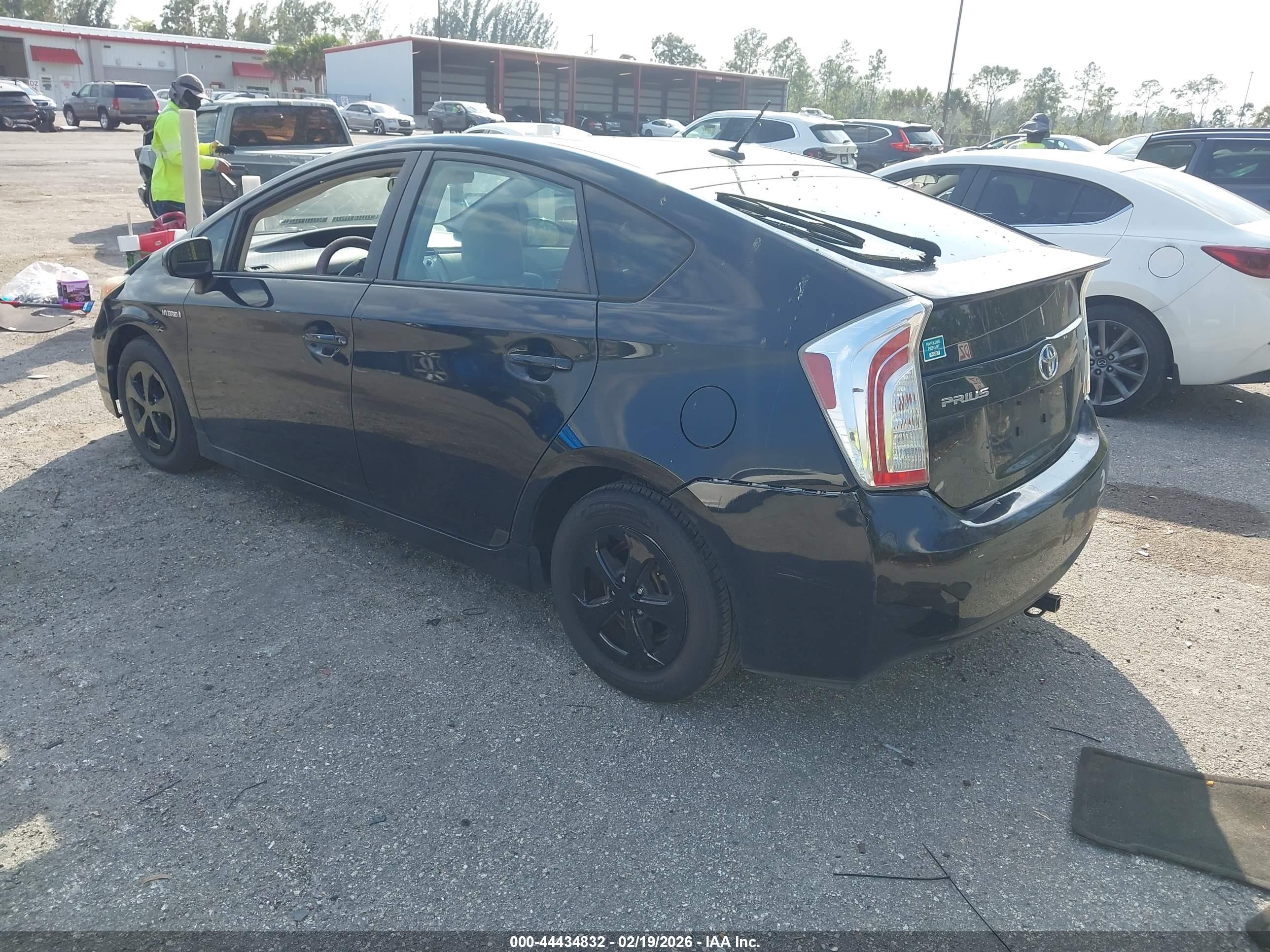 TOYOTA PRIUS image 3