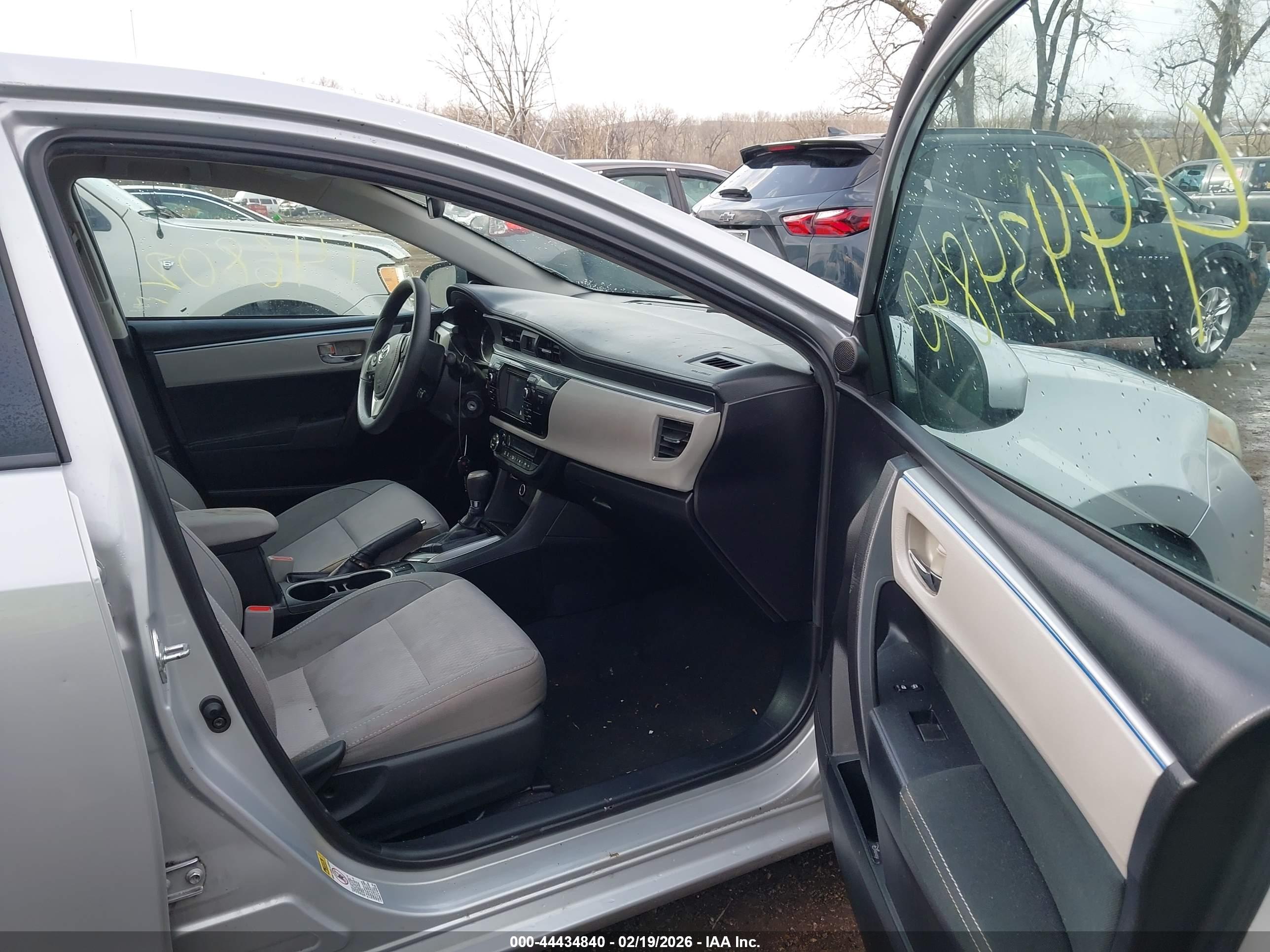 TOYOTA COROLLA image 5