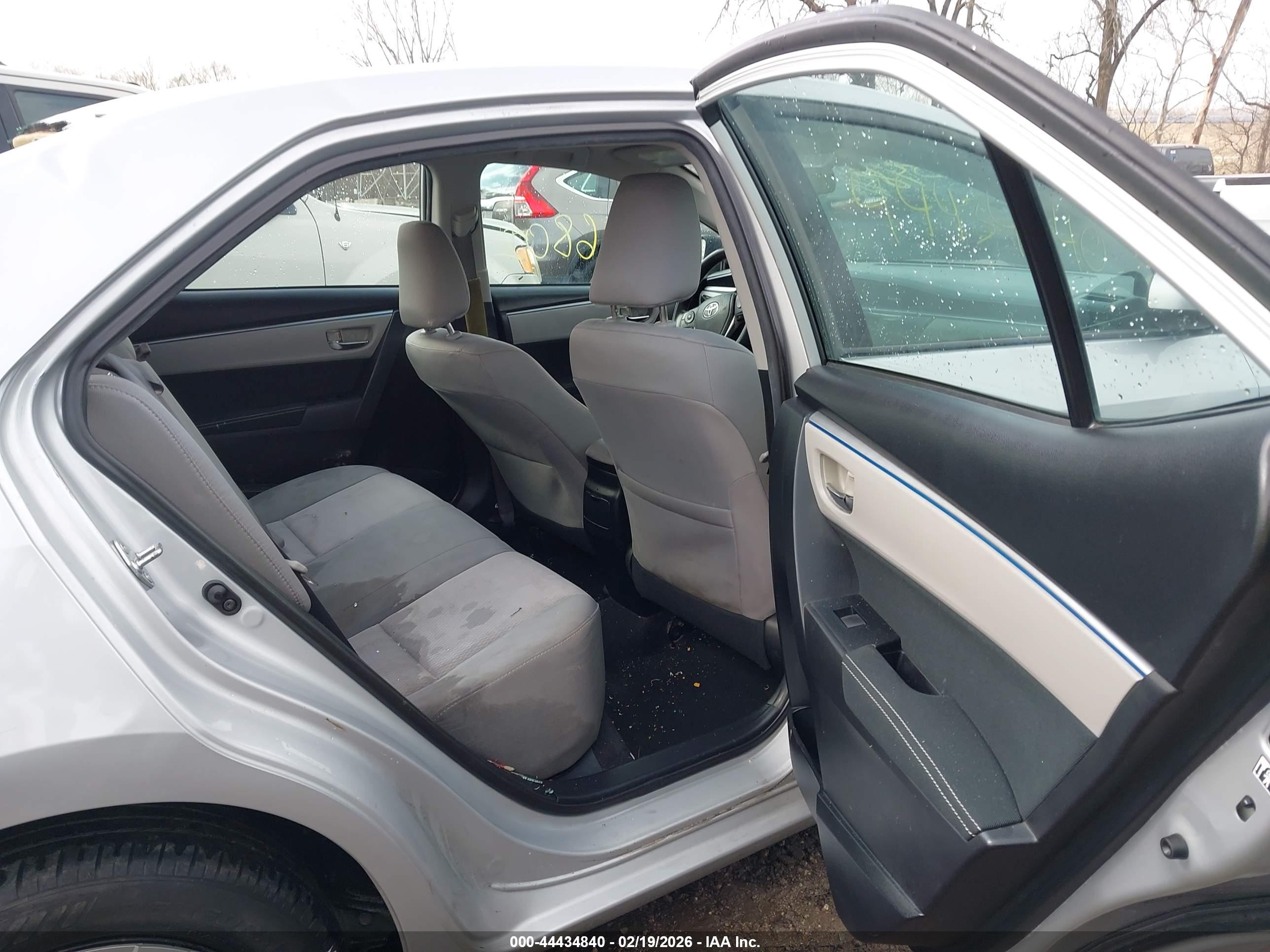 TOYOTA COROLLA image 8
