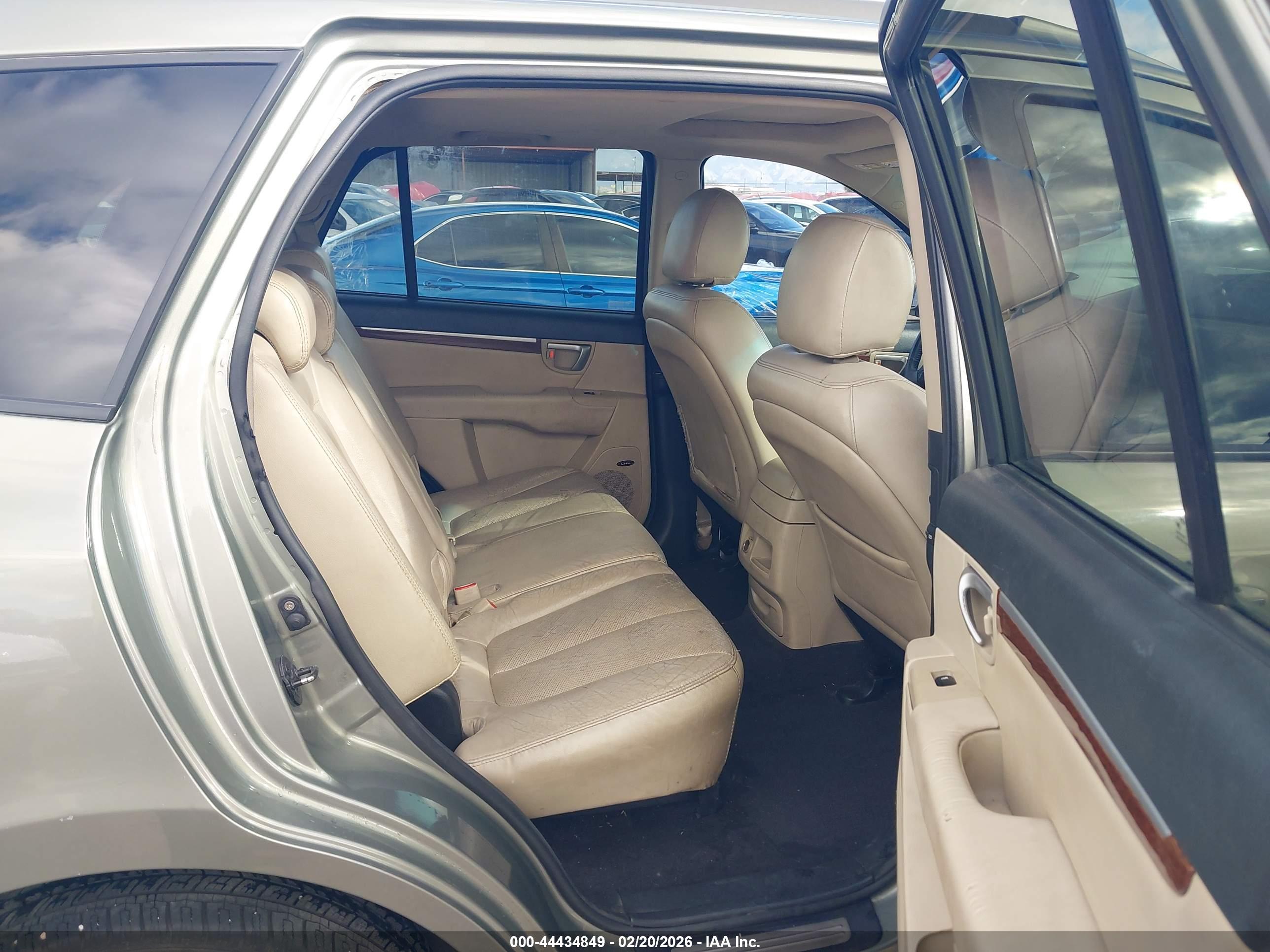 HYUNDAI SANTA image 8