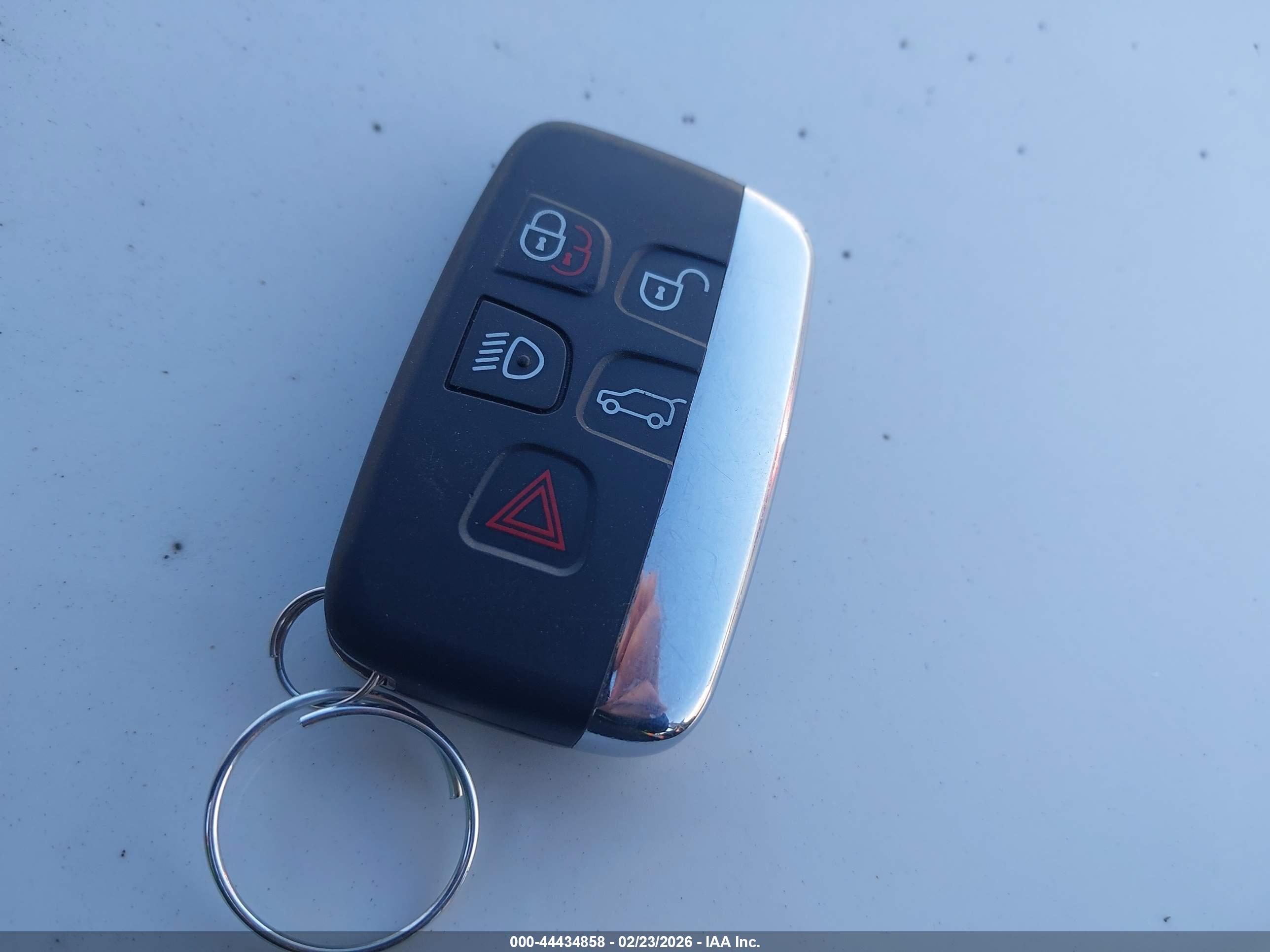 LAND ROVER image 11