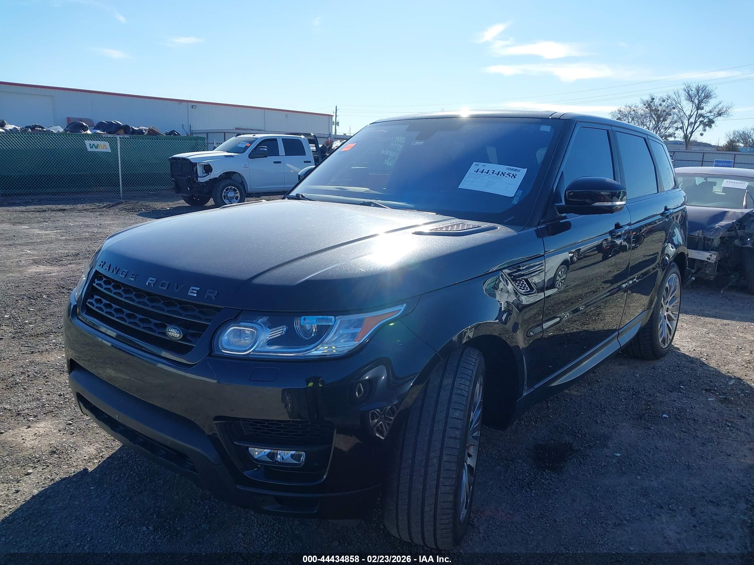 LAND ROVER image 2