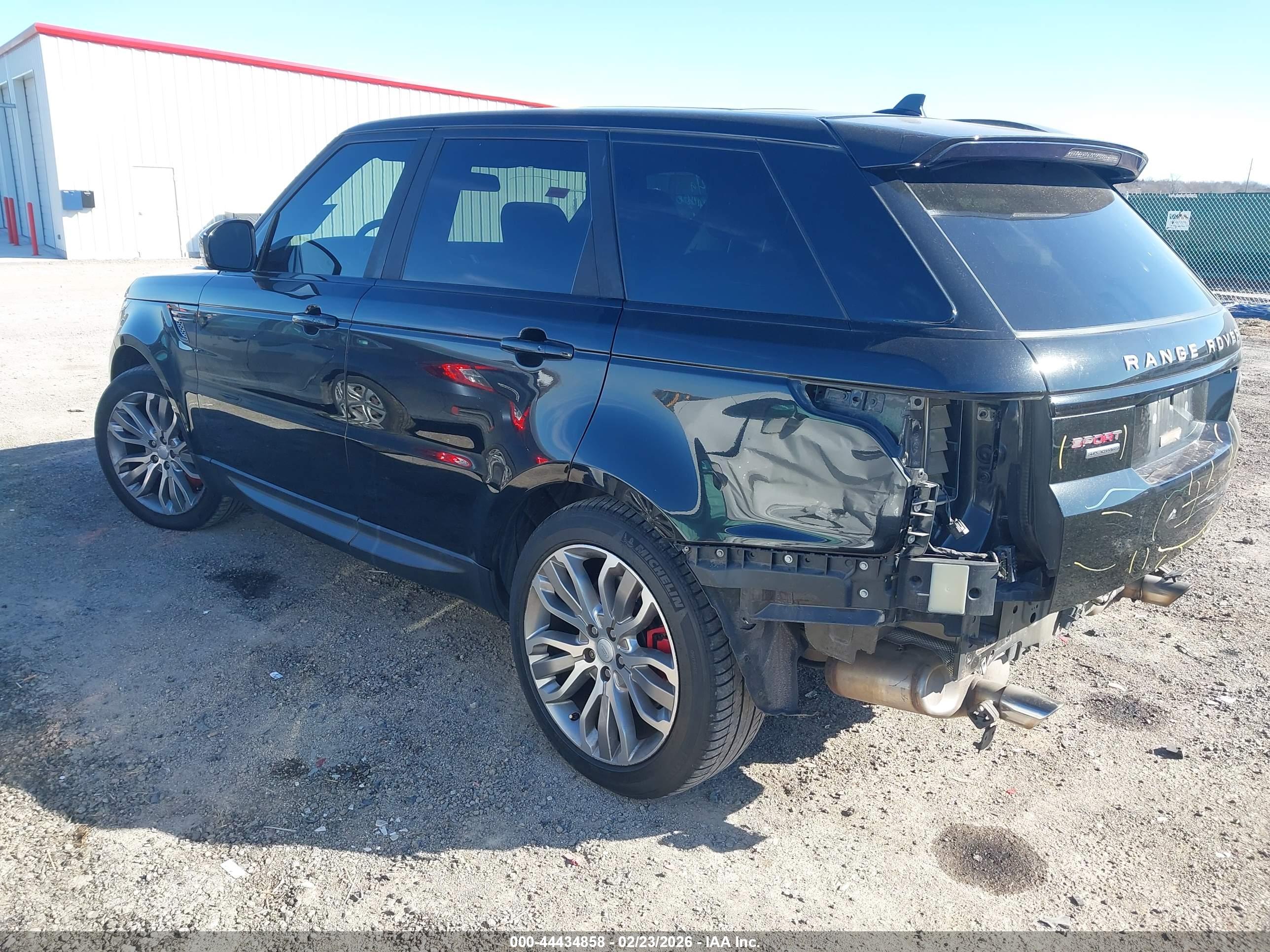LAND ROVER image 3