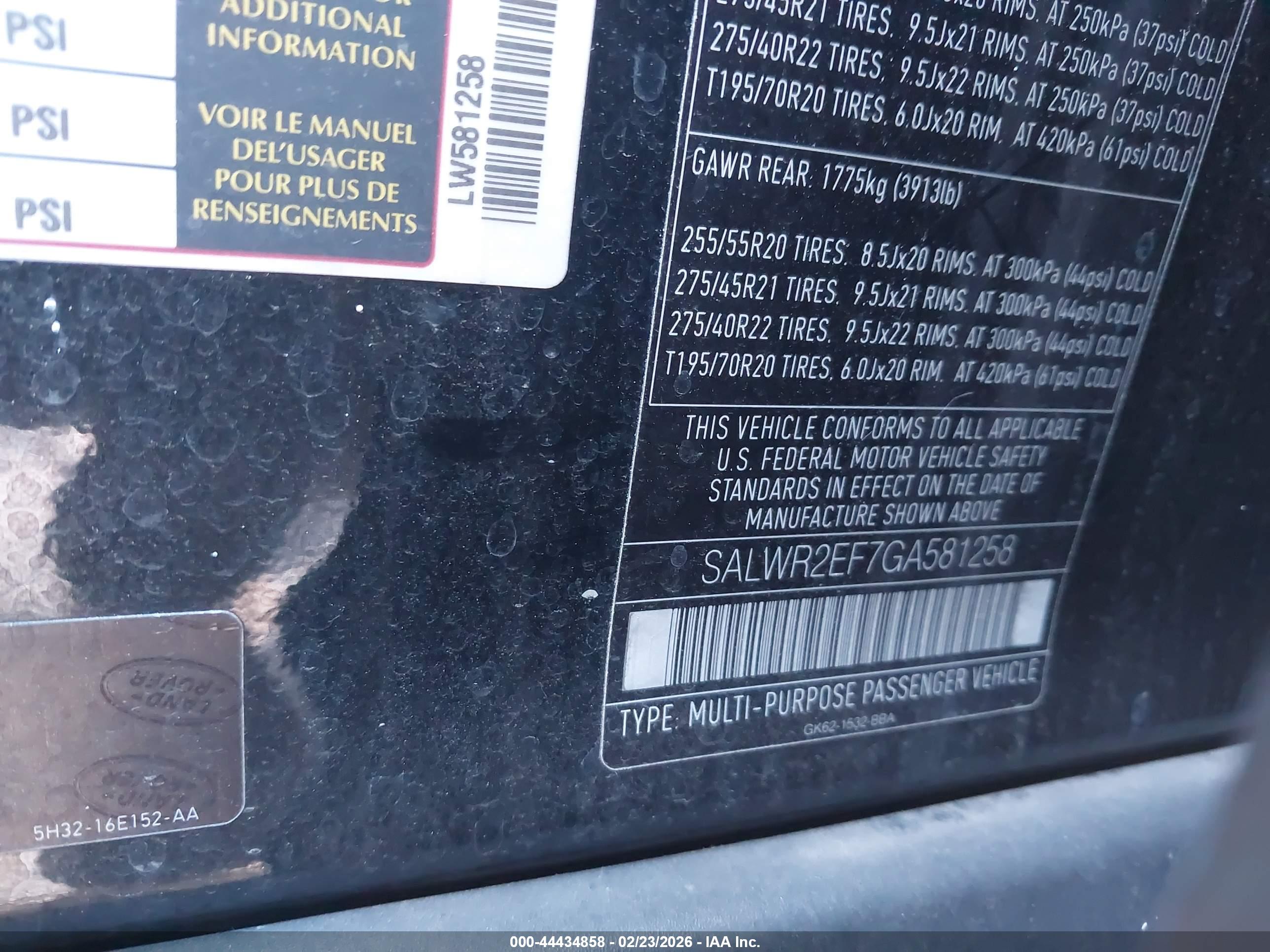 LAND ROVER image 9