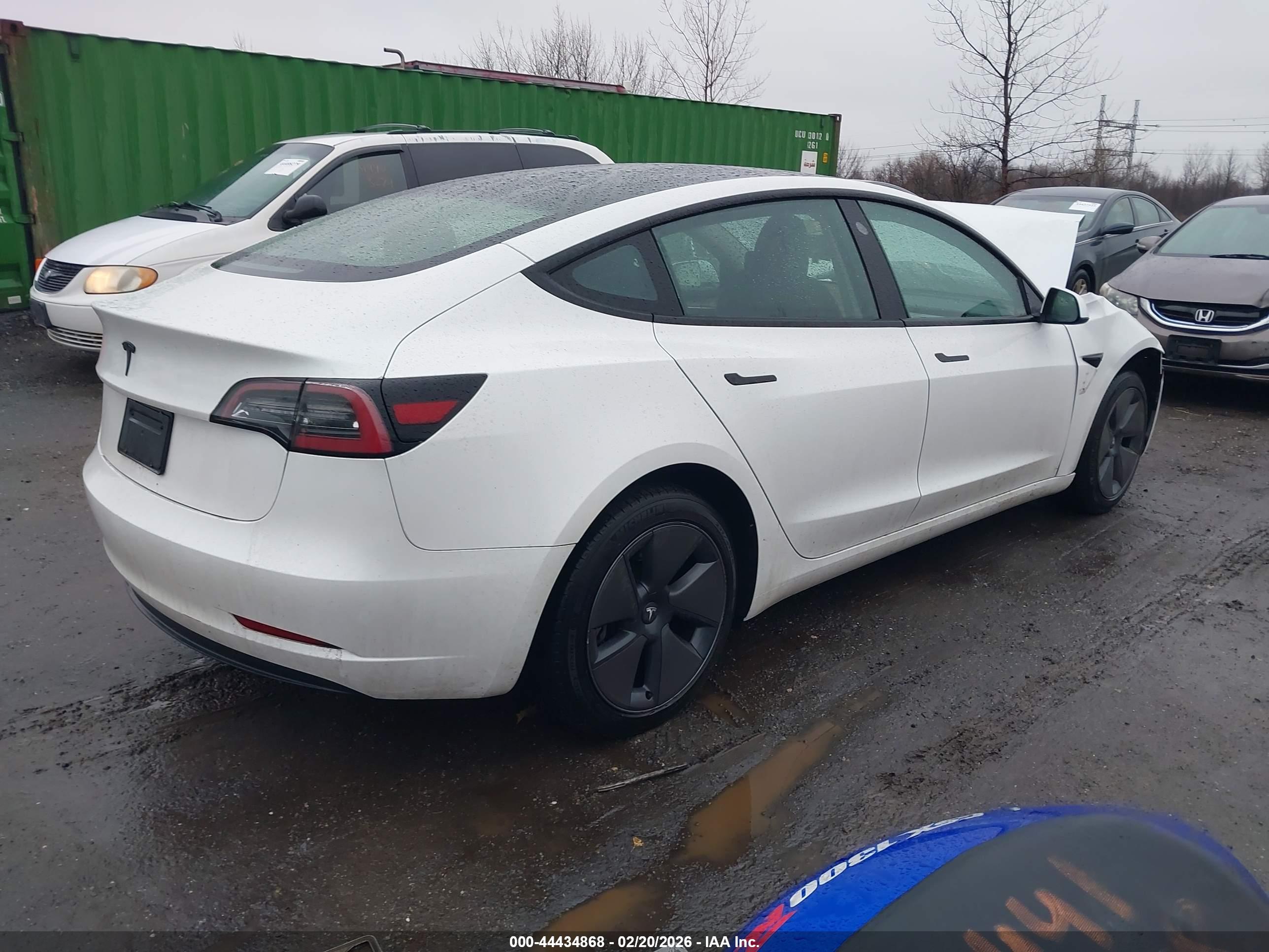 TESLA MODEL image 4