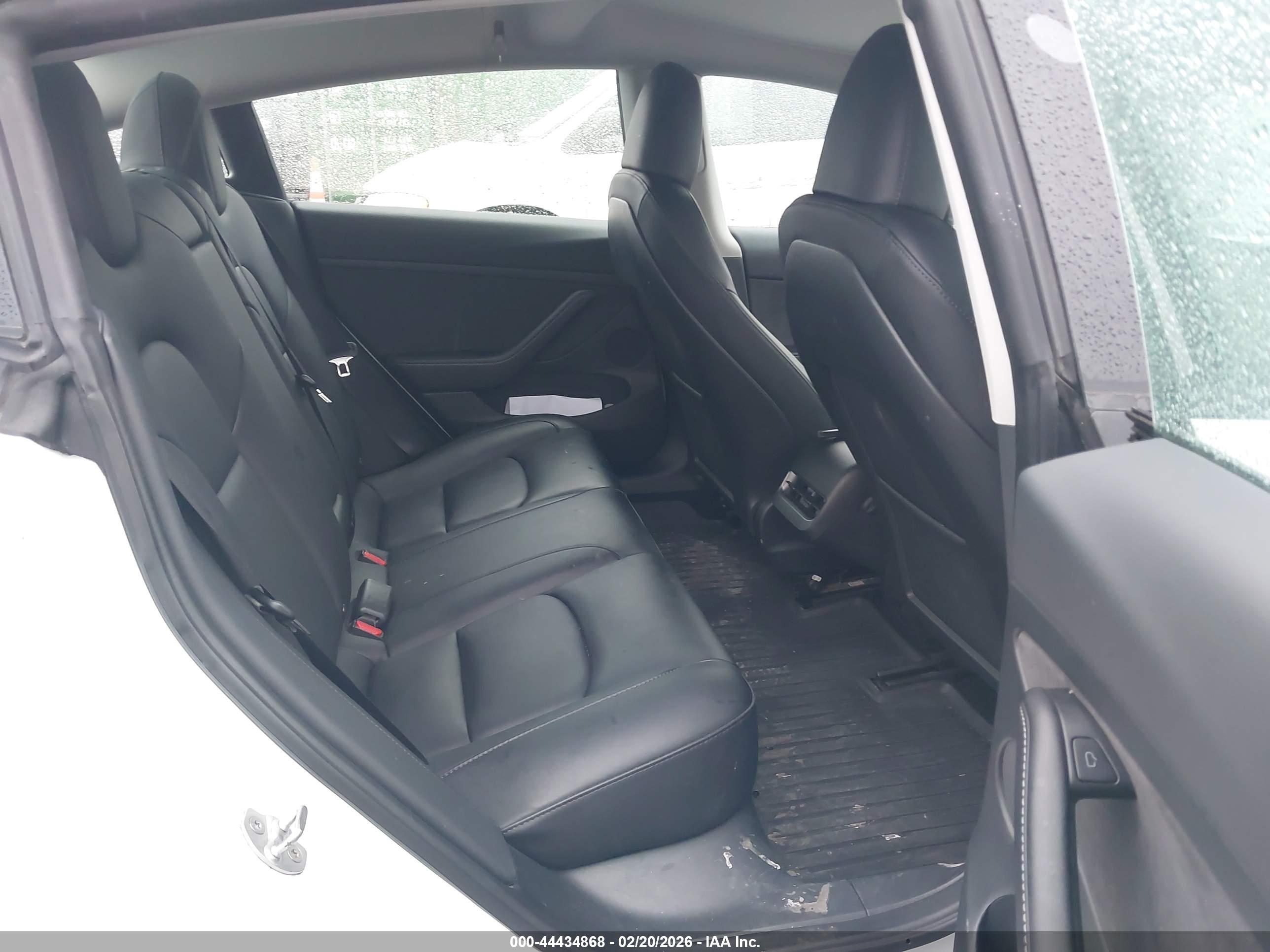 TESLA MODEL image 8