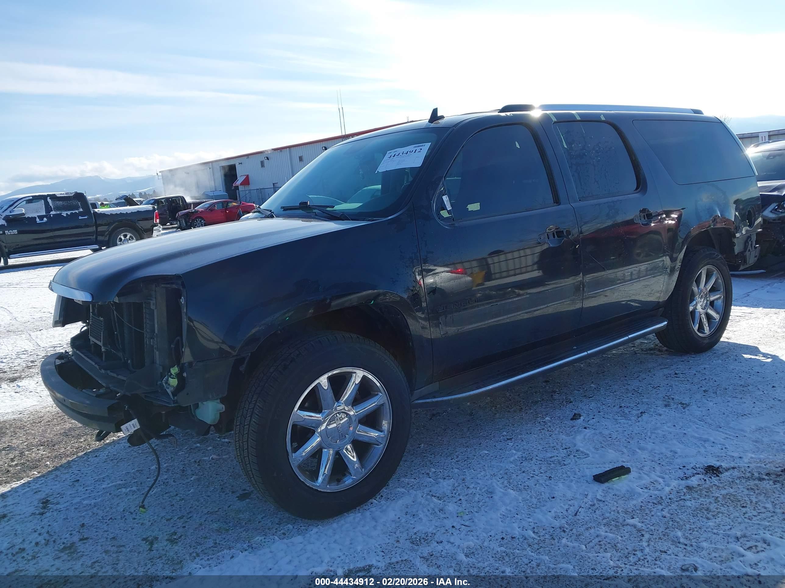 GMC YUKON image 2