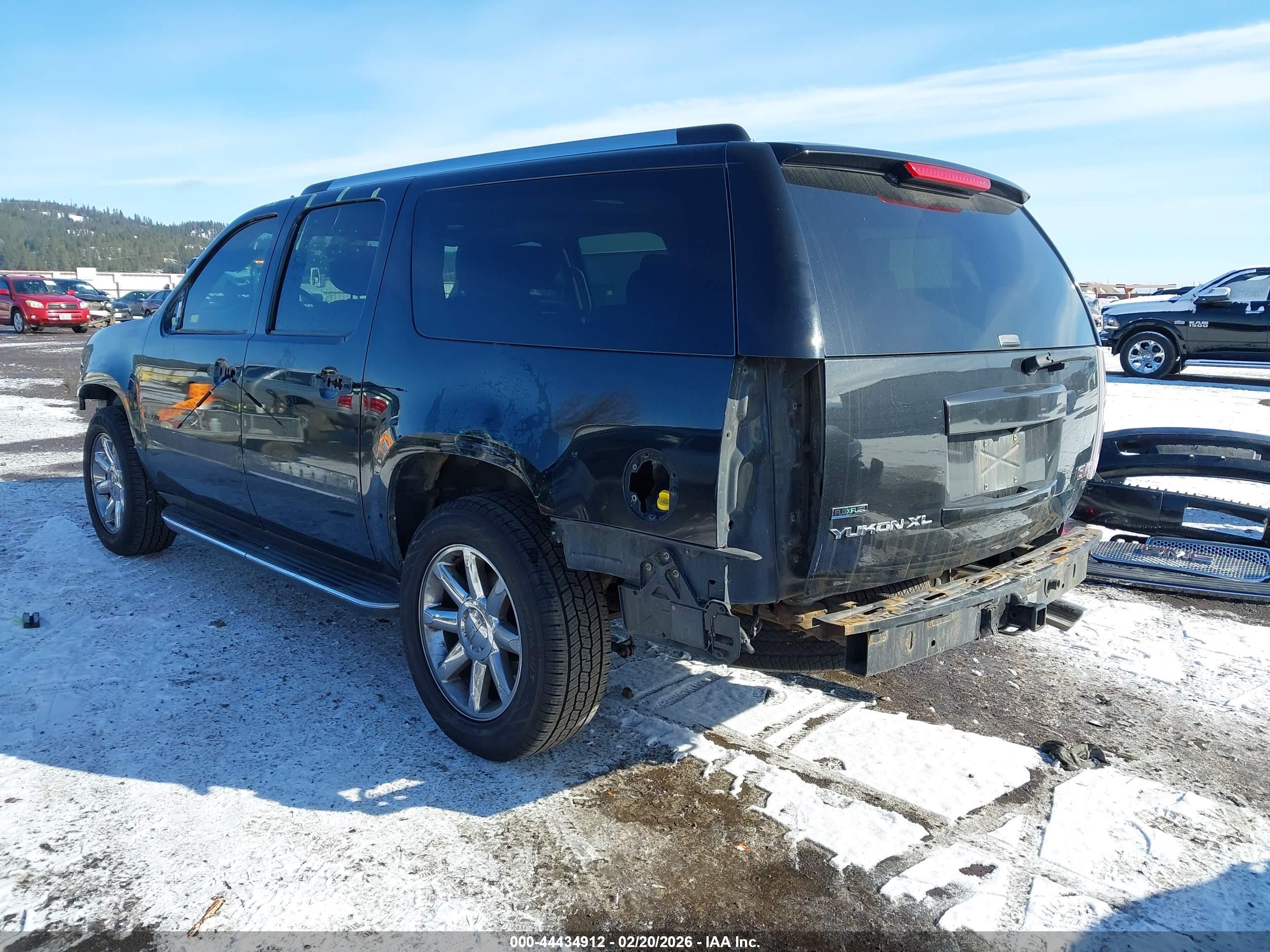 GMC YUKON image 3