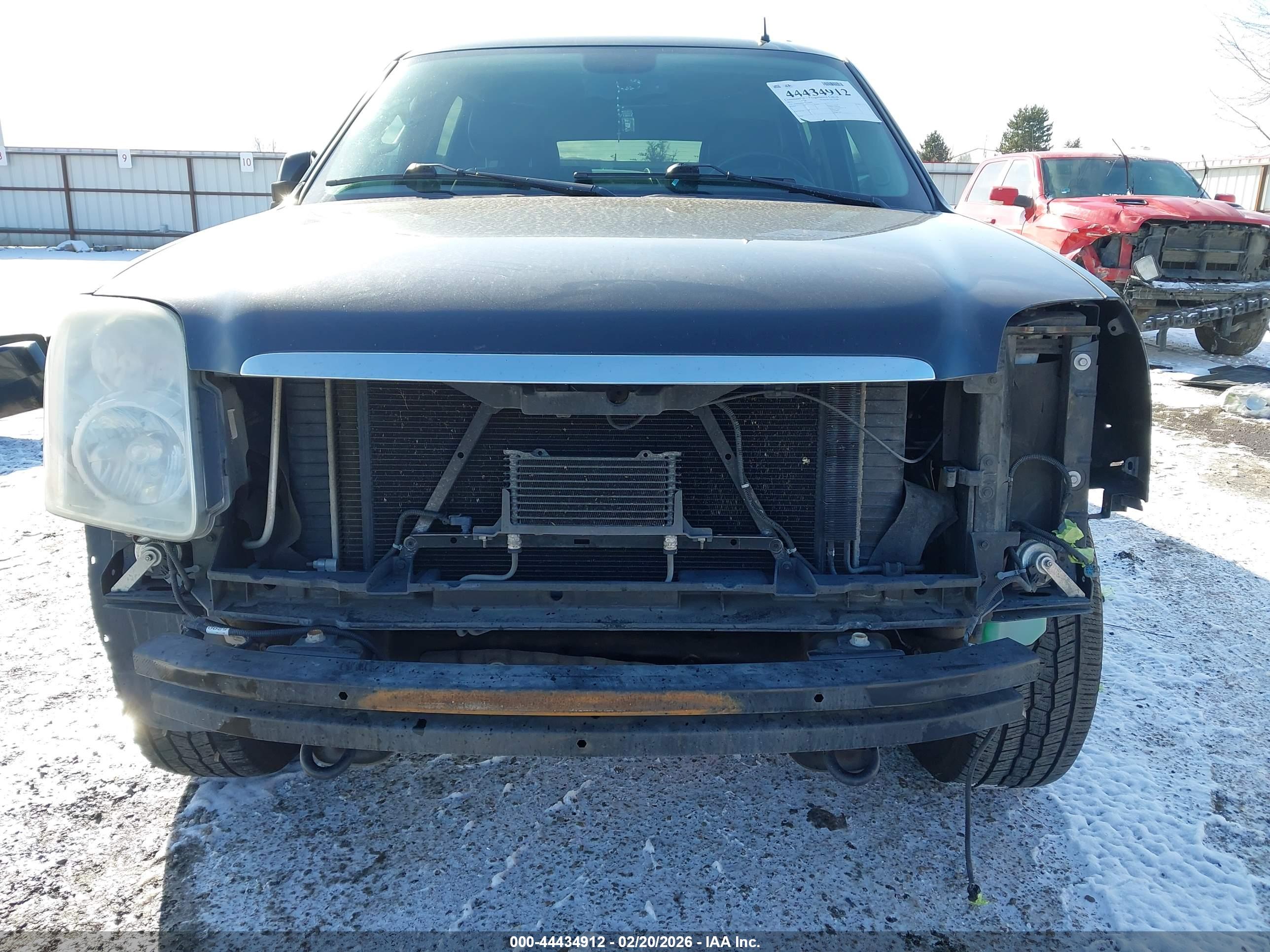 GMC YUKON image 6