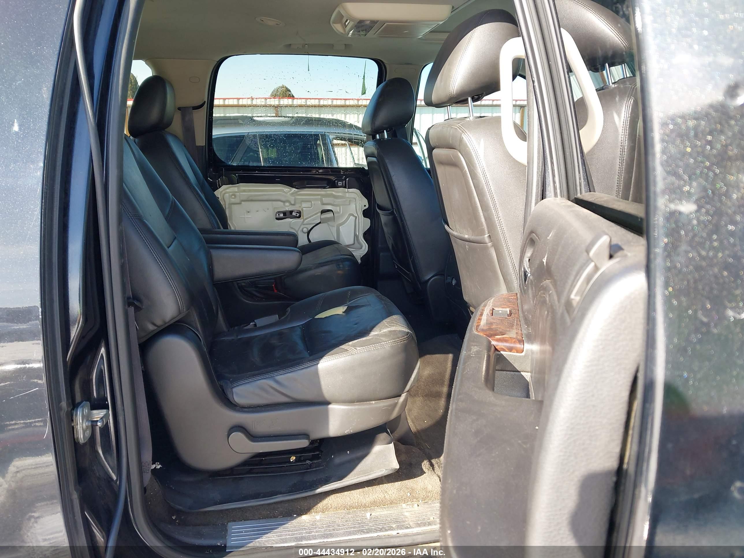 GMC YUKON image 8