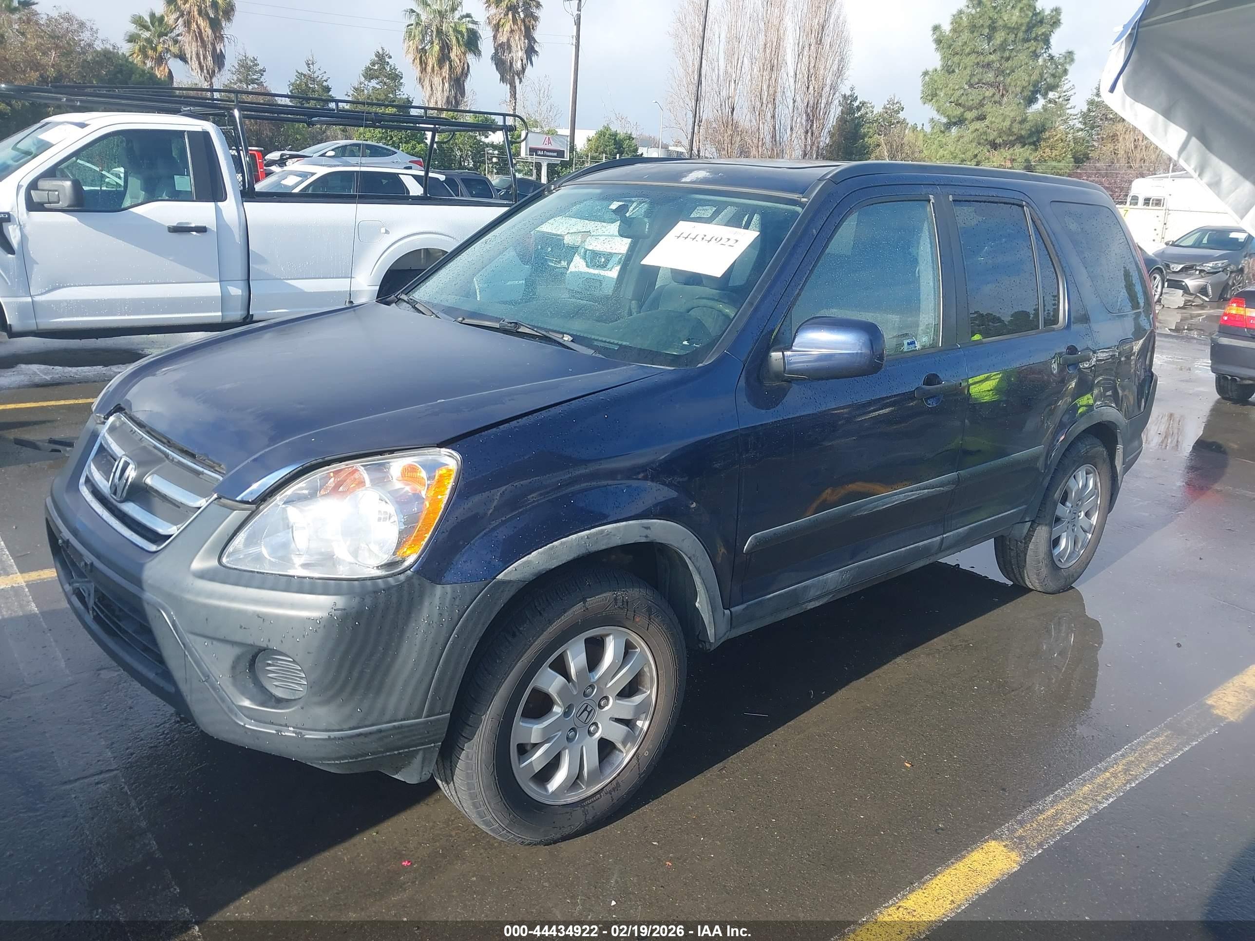 HONDA CR-V image 2