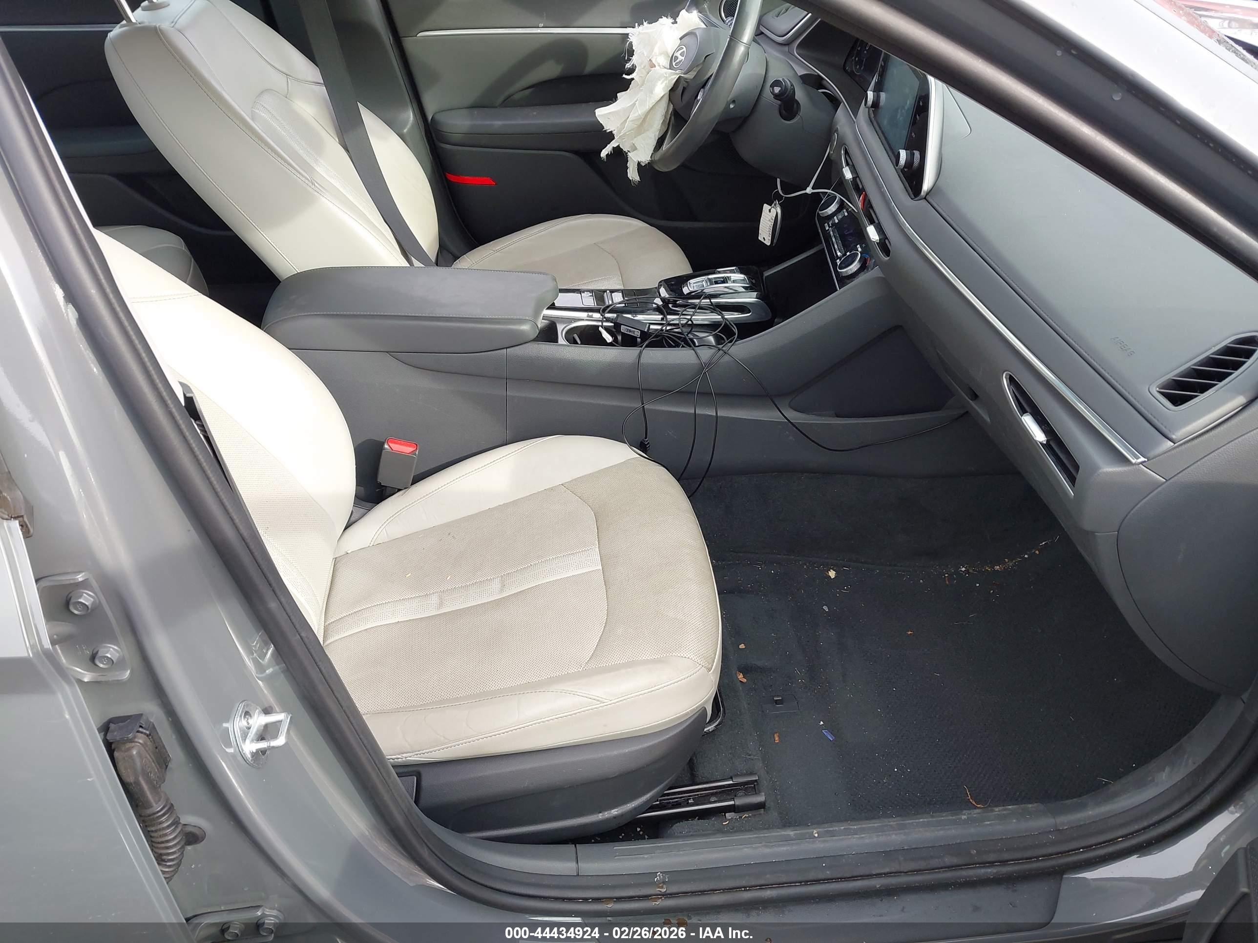 HYUNDAI SONATA image 5