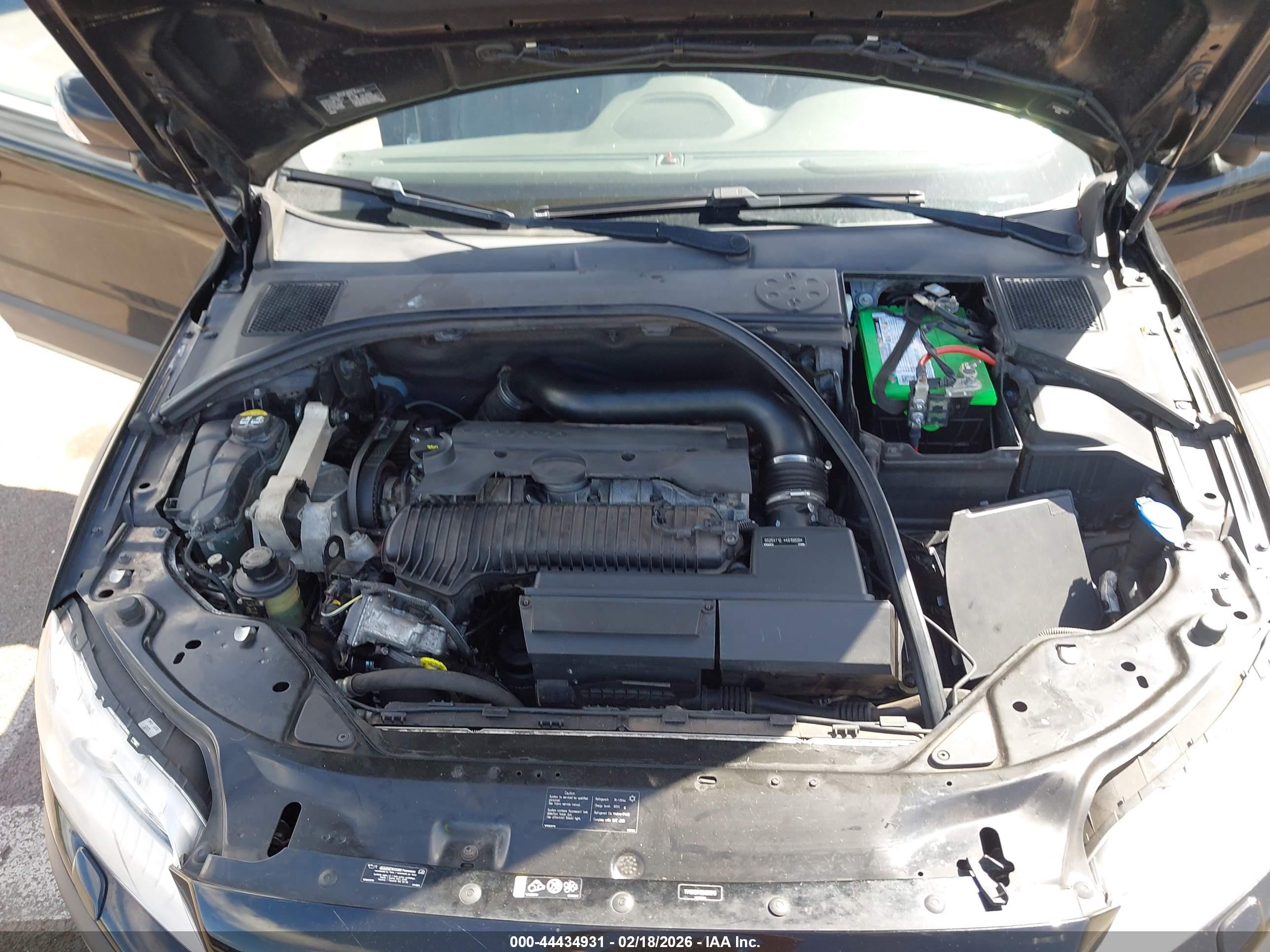 VOLVO XC70 image 10