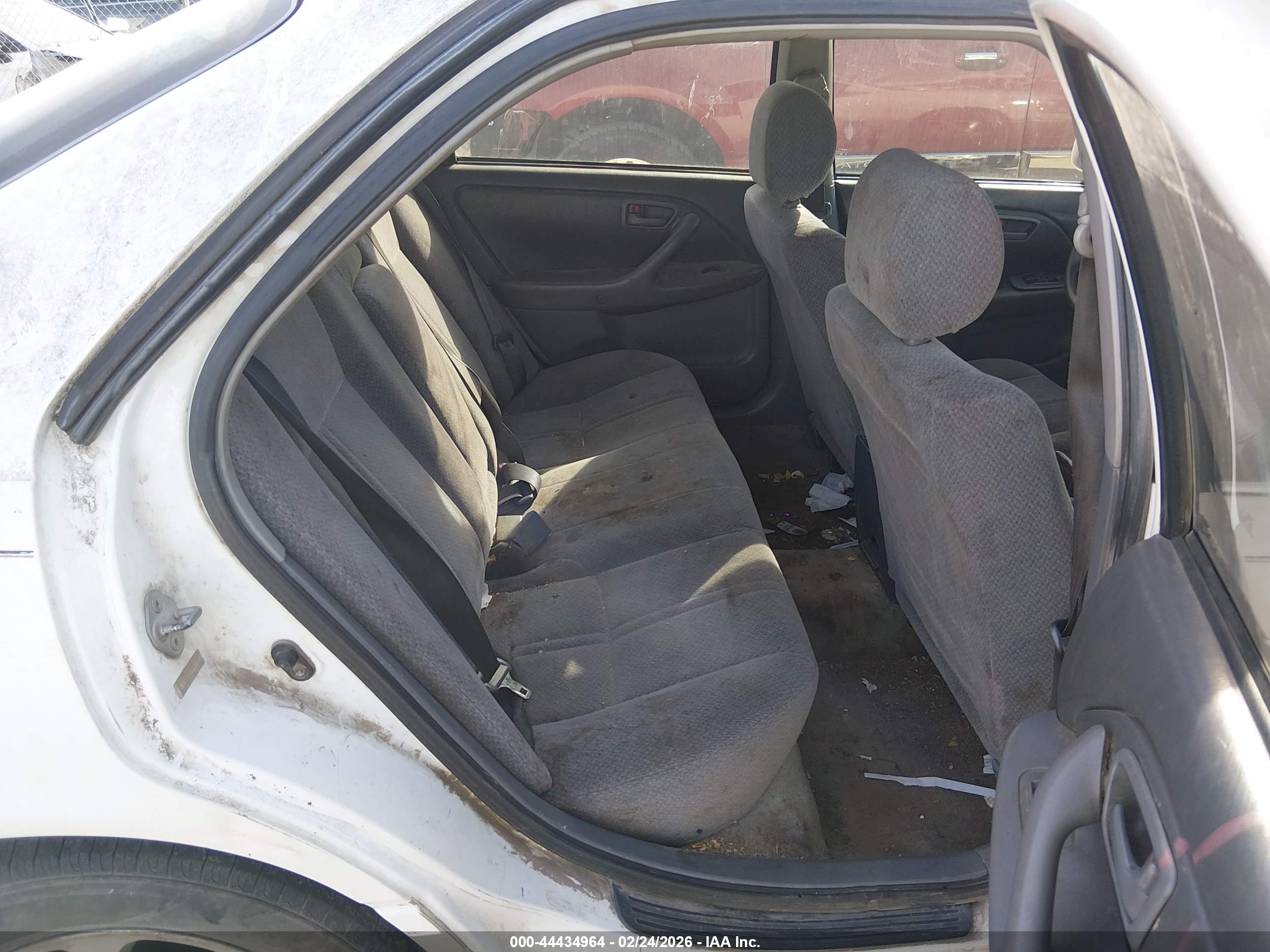 TOYOTA CAMRY image 8