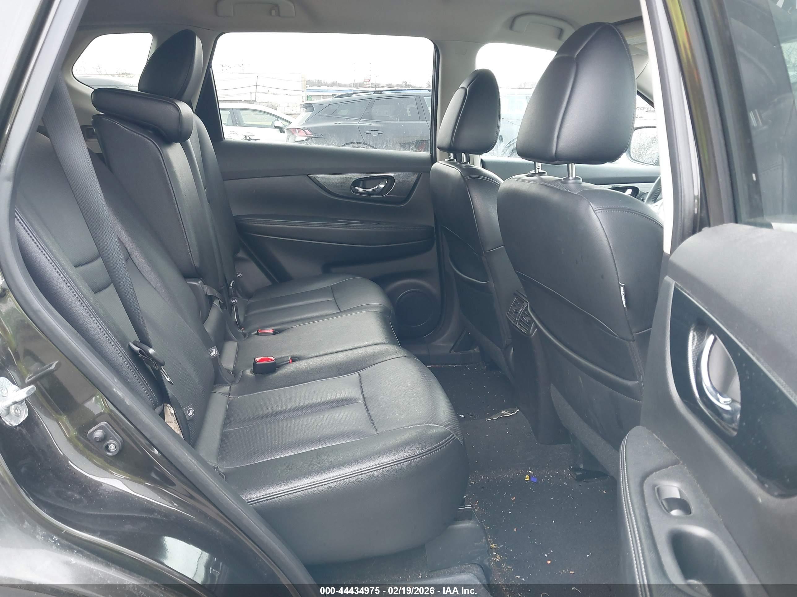 NISSAN ROGUE image 8